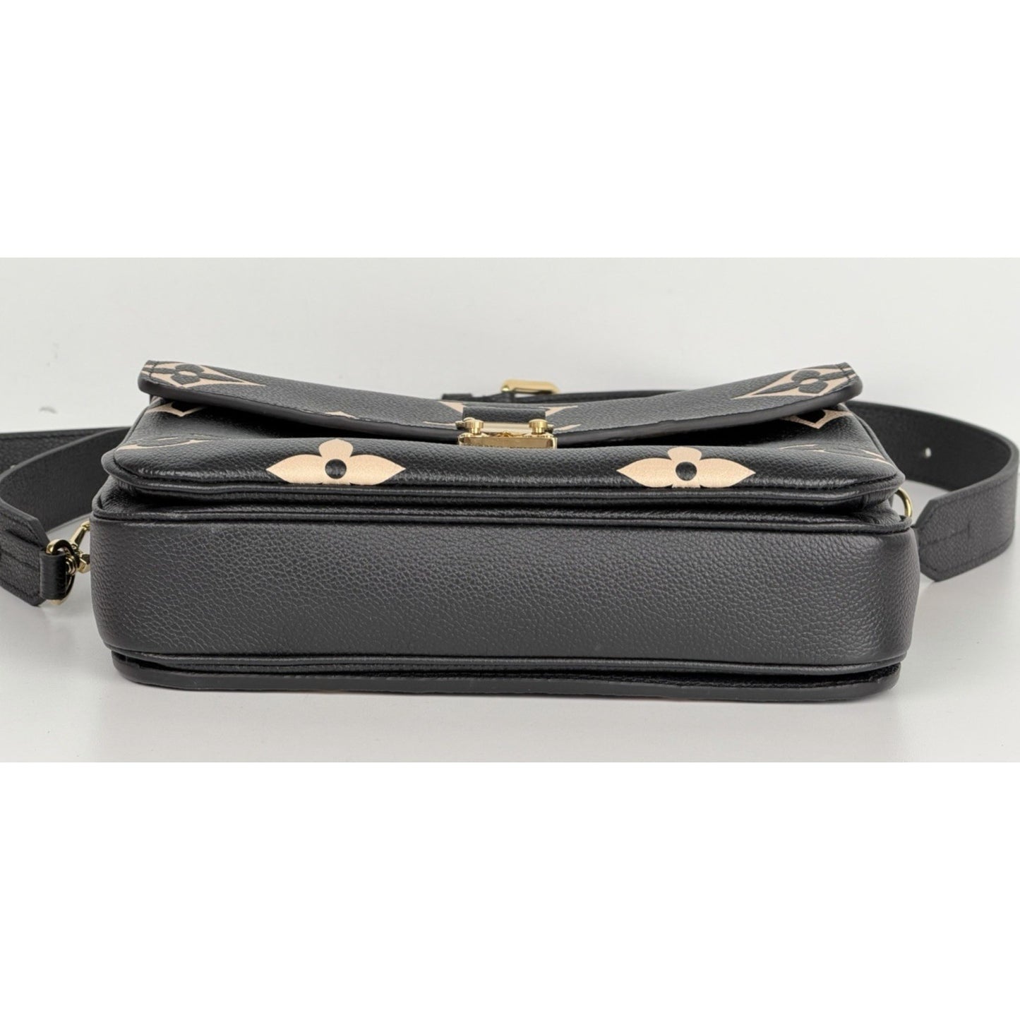 Louis Vuitton Pochette Metis Bag MM in Monogram Empreinte Black /Beige NFC D3