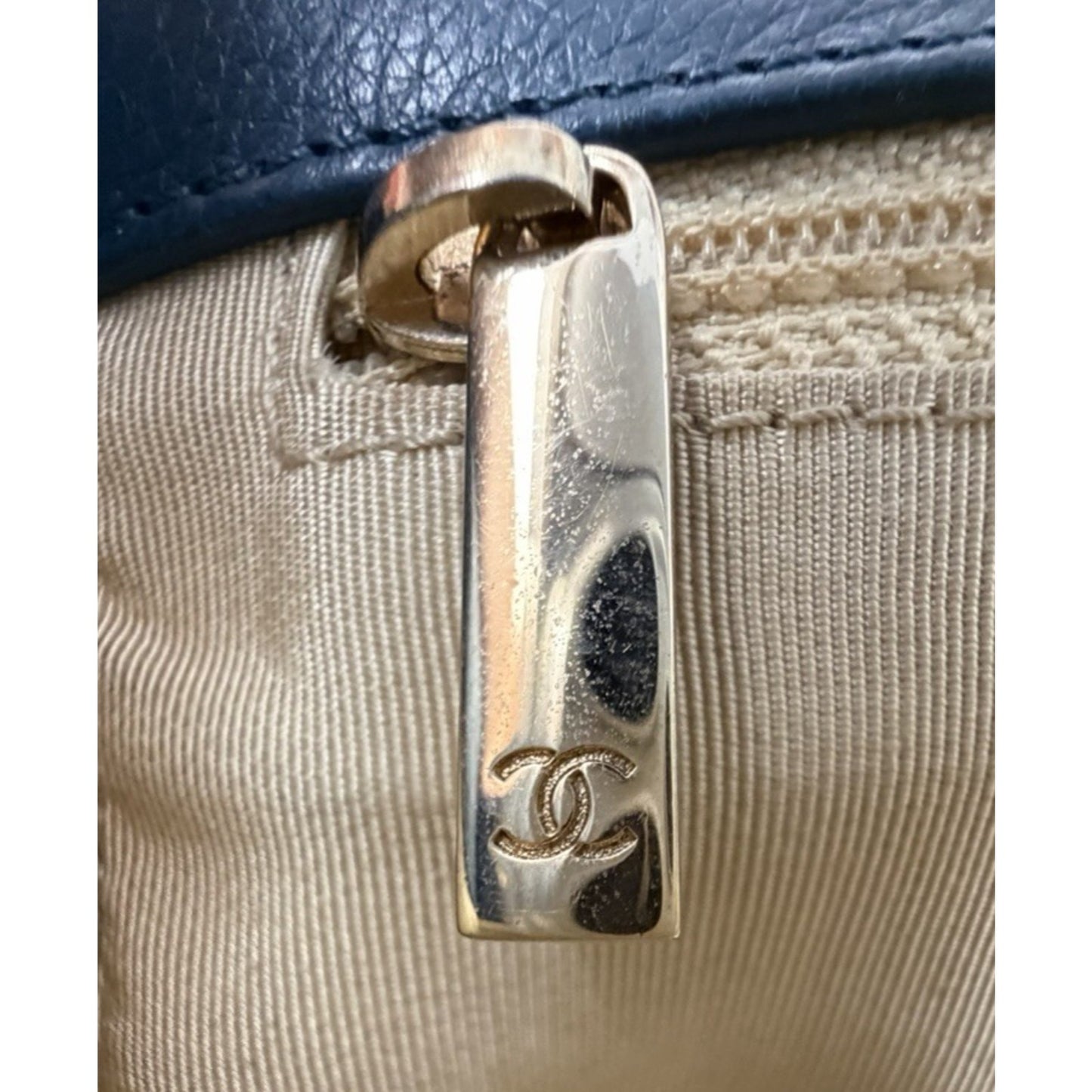 Chanel Label Click Flap Medium Shoulder Bag in Blue Quilted Calfskin 2017 E-5