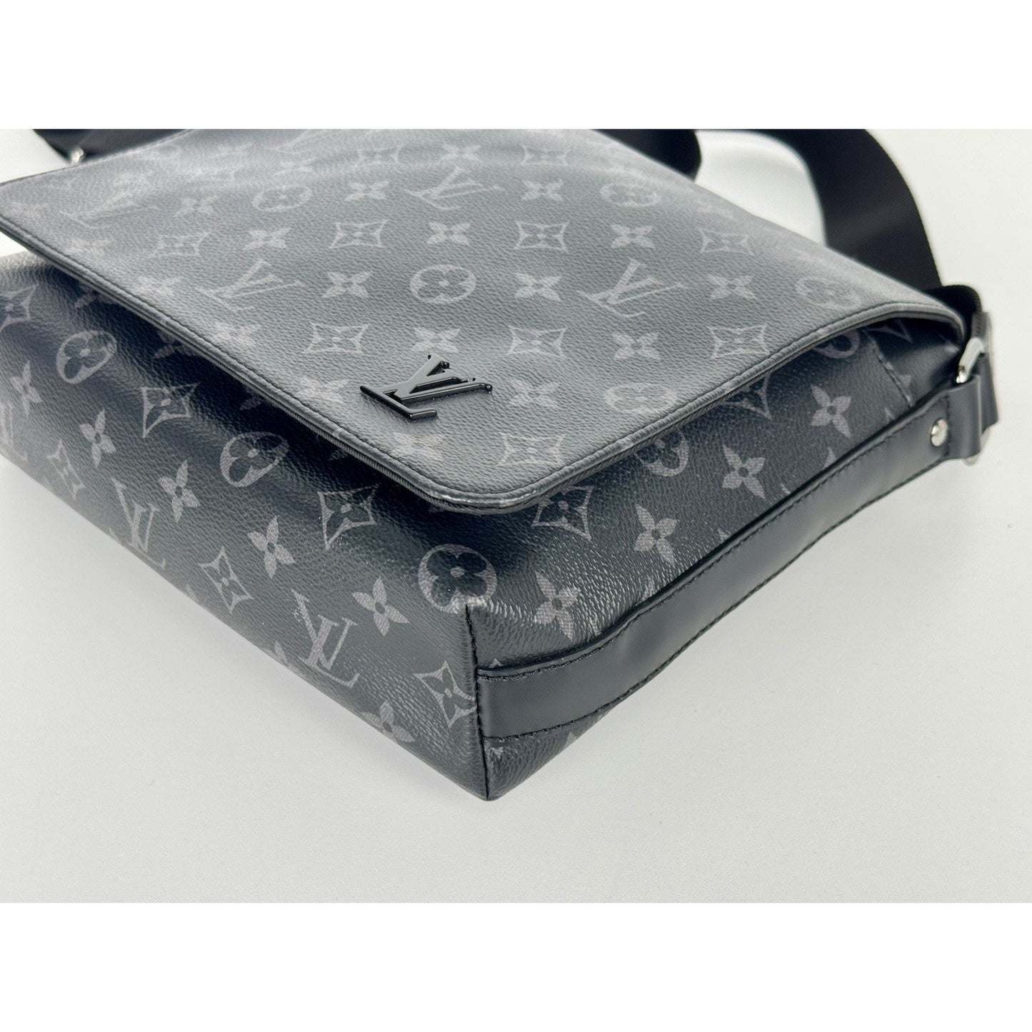 Louis Vuitton District PM Messenger Bag in Monogram Eclipse Canvas D-3