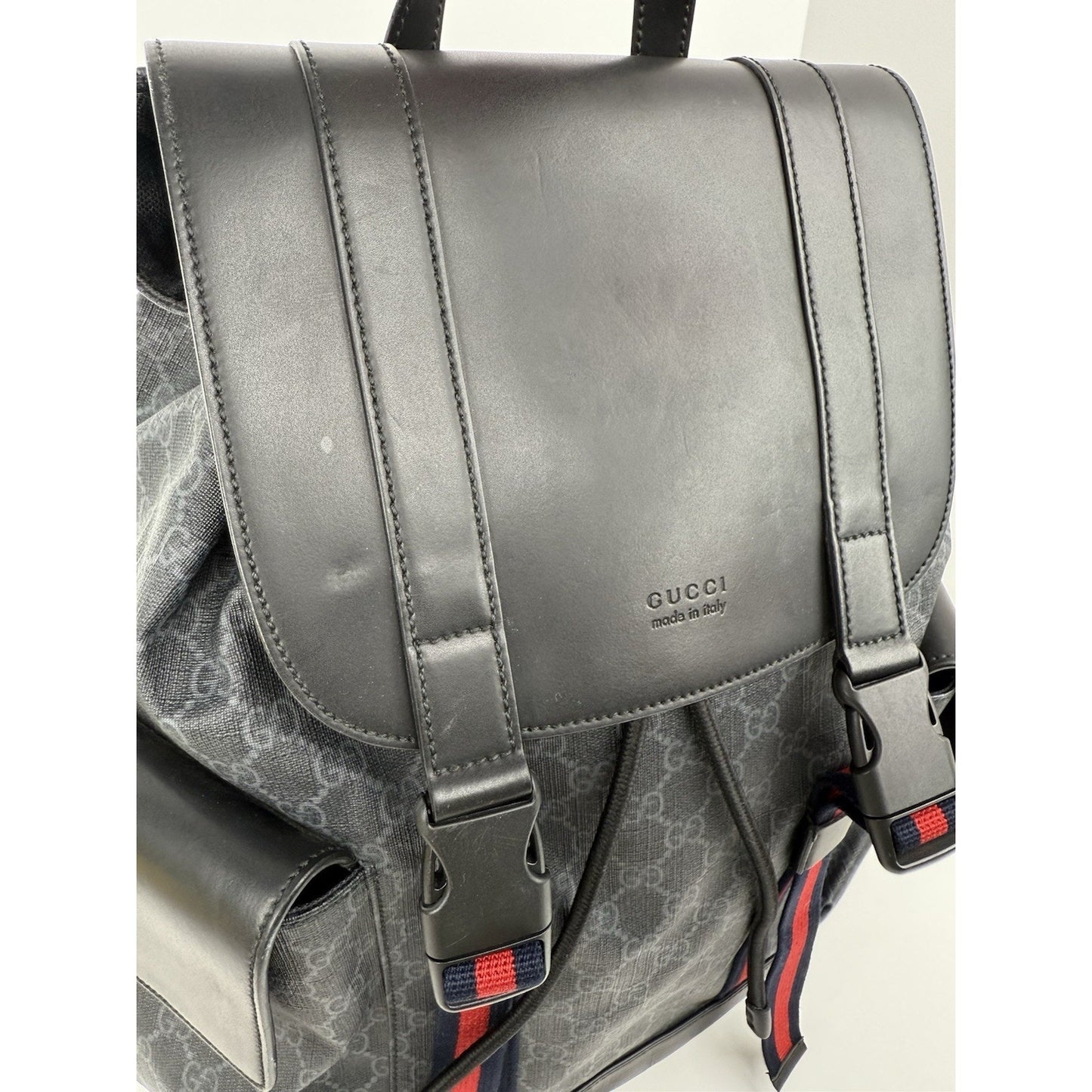 GUCCI GG Supreme Black Canvas Backpack