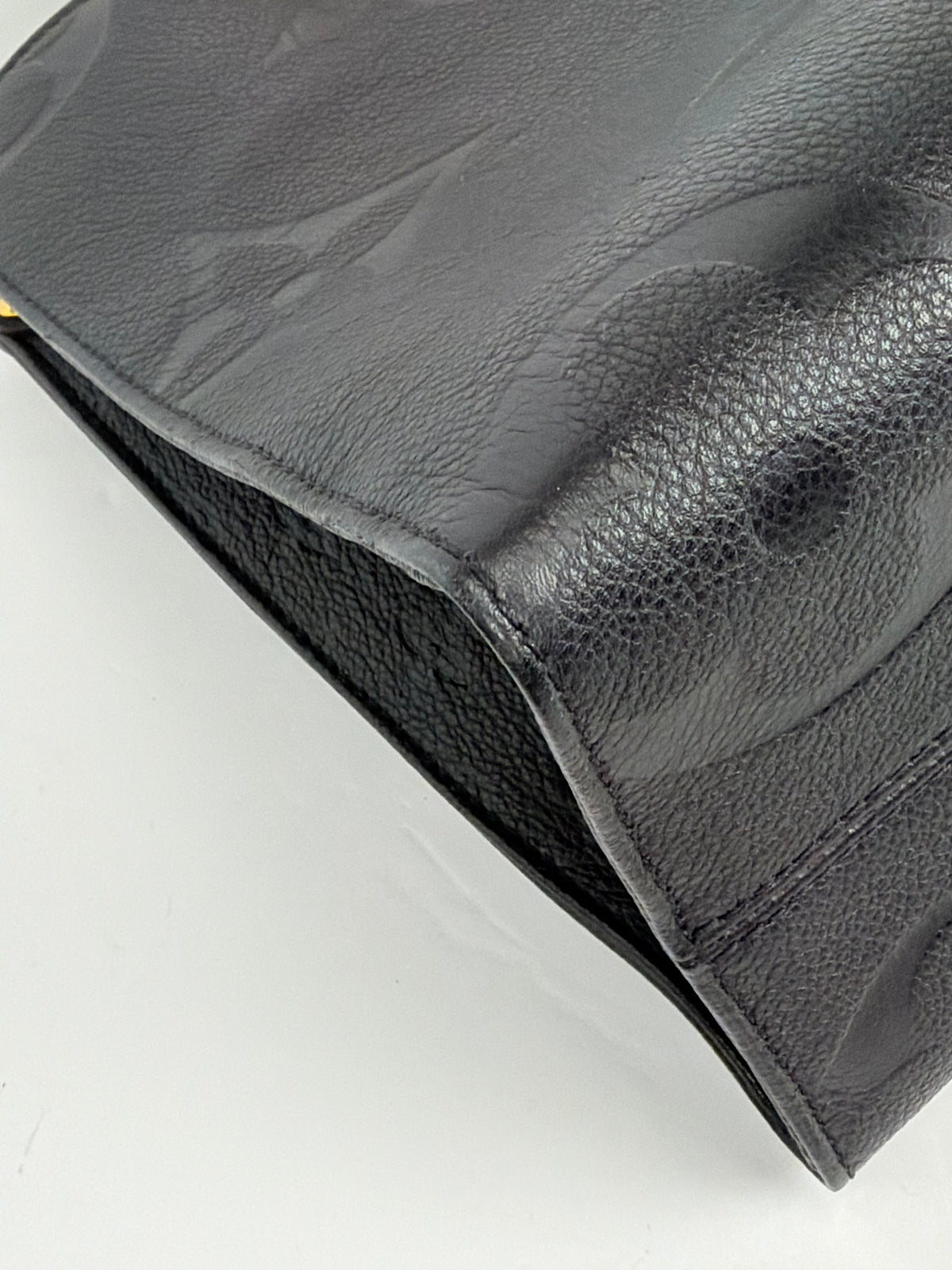 Louis Vuitton OnTheGo Tote Bag MM in Black Giant Monogram Empreinte Leather NFC YC5
