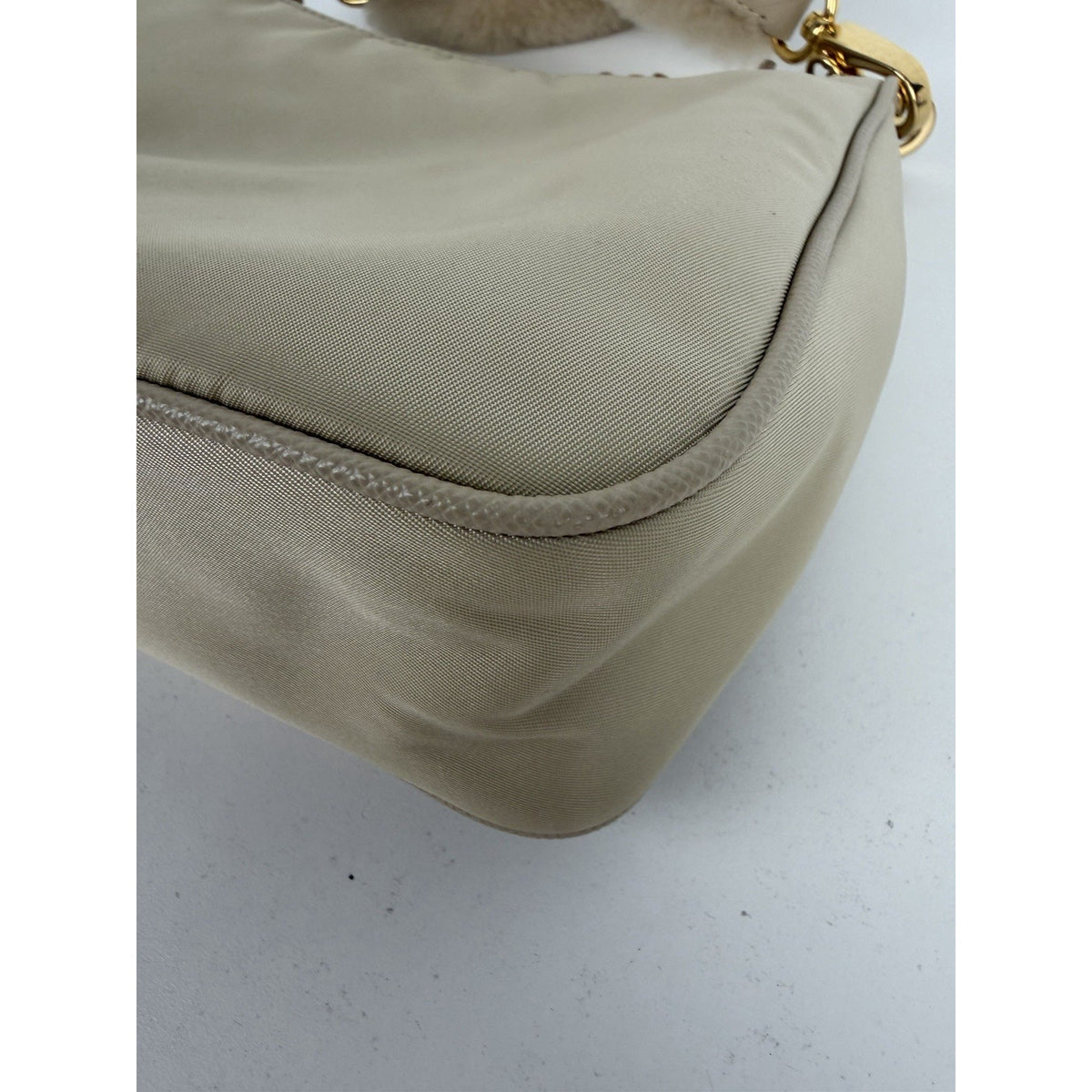 Prada Re-Edition 2005 Chain Shoulder Bag in Beige Nylon with Real Fur Accents E3