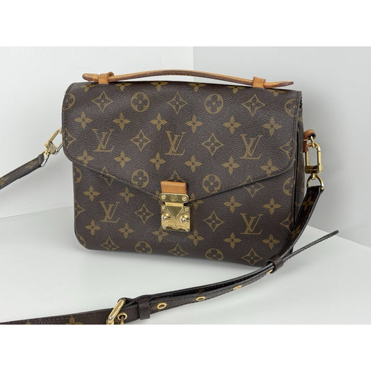 LOUIS VUITTON Pochette Metis Monogram Women's Shoulder Bag 2018 SD1158