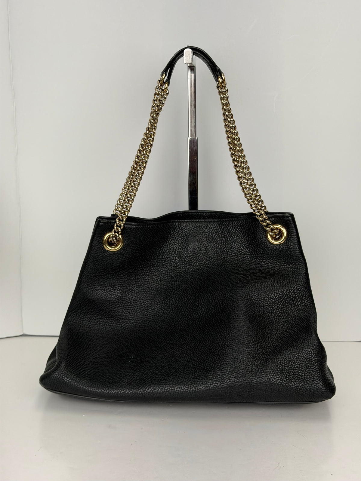 Gucci Medium Soho Chain Shoulder Bag in Black Pebbled Calfskin Leather YE-6