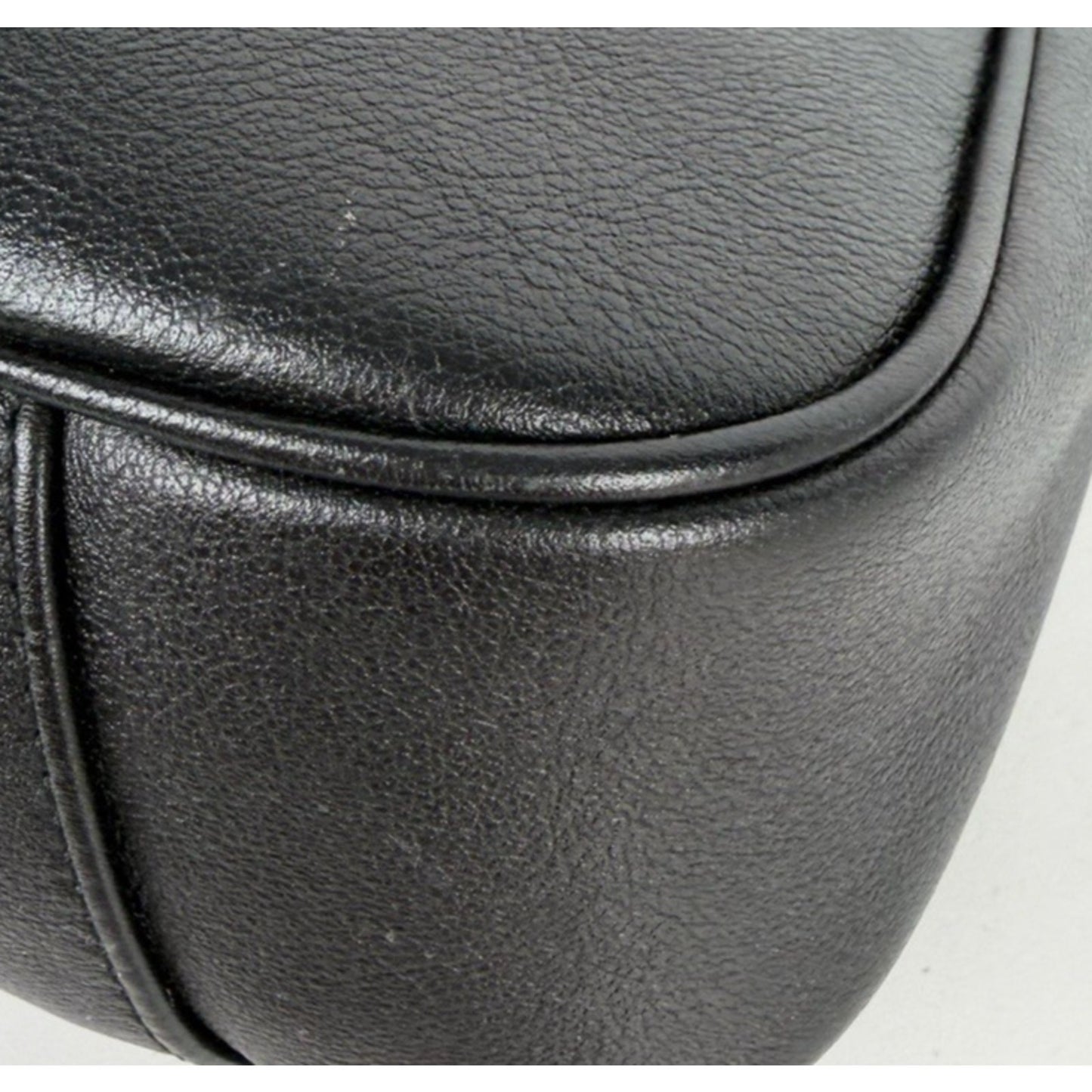 Gucci Diana Medium Shoulder Bag in Black Leather with Bamboo Top Handle S