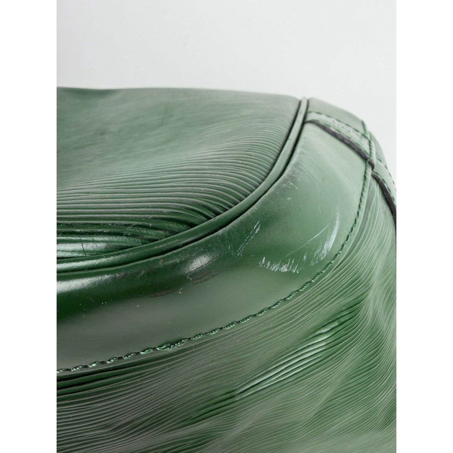 Louis Vuitton NeoNoe Shoulder Bag MM in Green Epi Leather 2013 S
