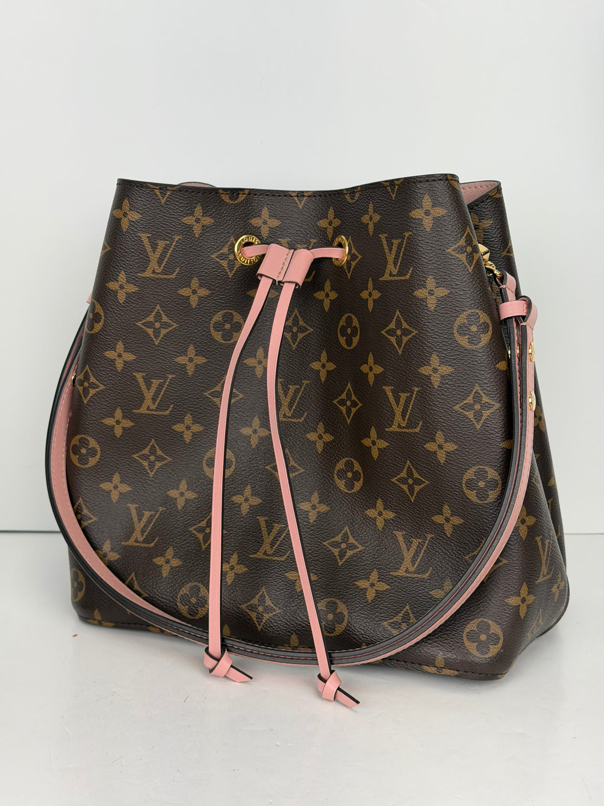 Louis Vuitton NeoNoe MM Bag in Rose Poudre & Brown LV Monogram Canvas NFC YC7