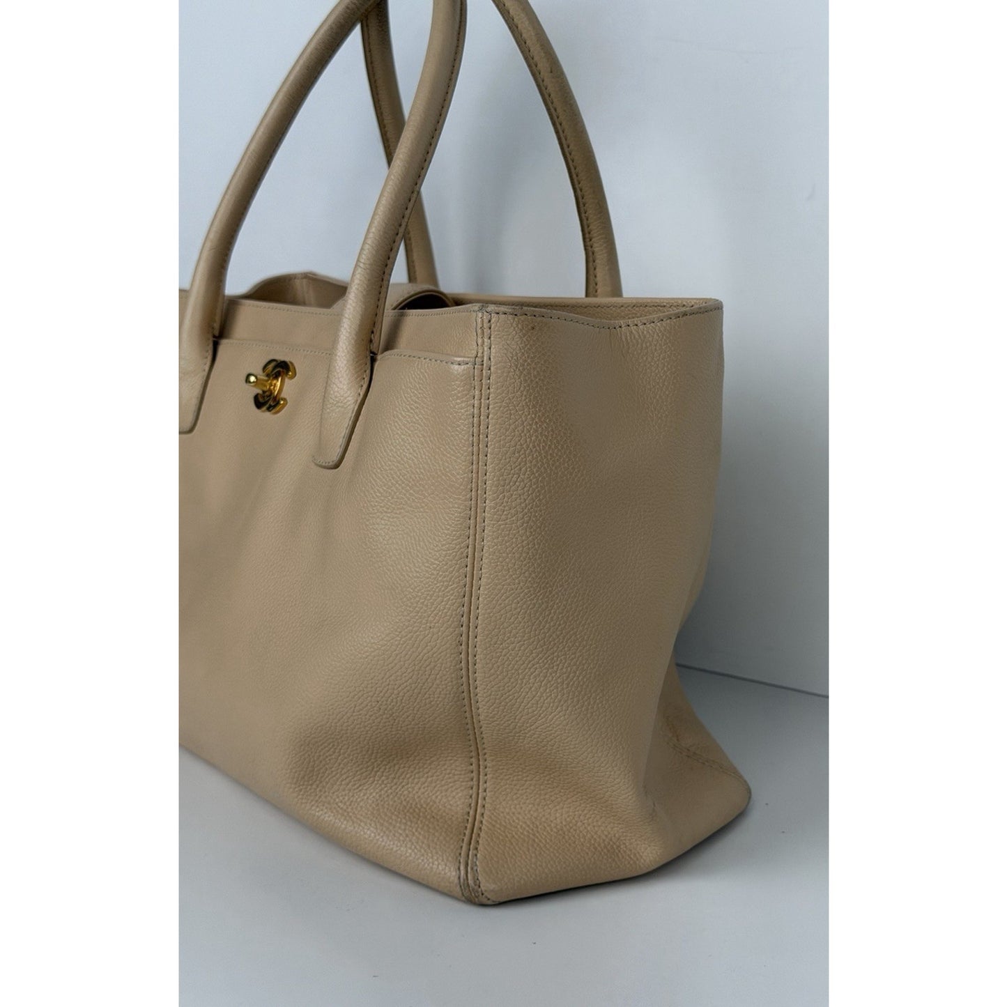 Chanel Executive Cerf Tote Beige Leather & Gold-Tone Hardware 2008-2009 C3