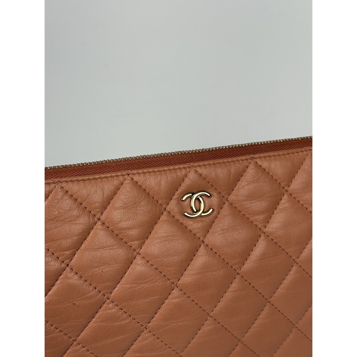 Chanel O Case Clutch in Pink Quilted Leather (2018) B-6