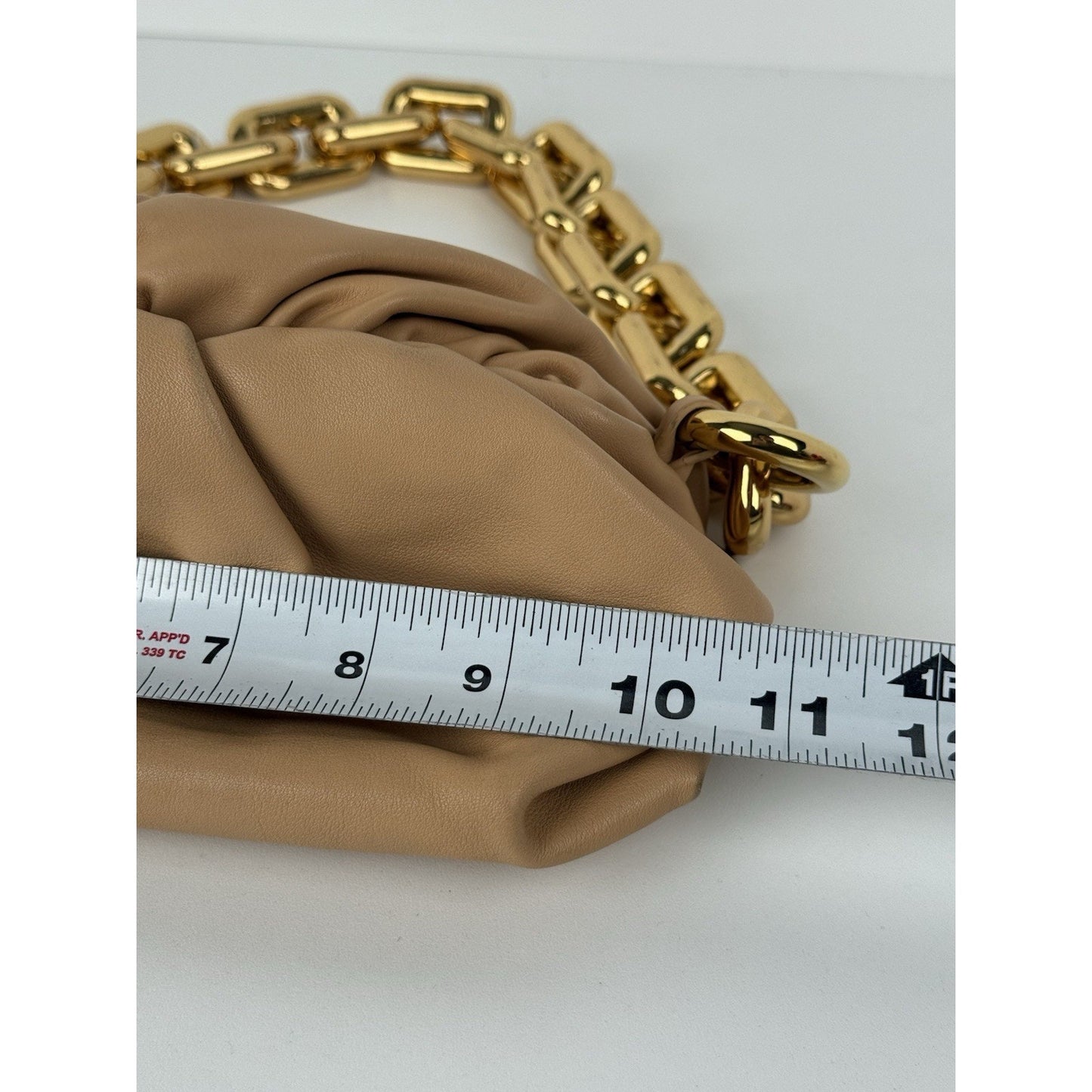 BOTTEGA VENETA The Chain Pouch Beige Leather Shoulder Bag