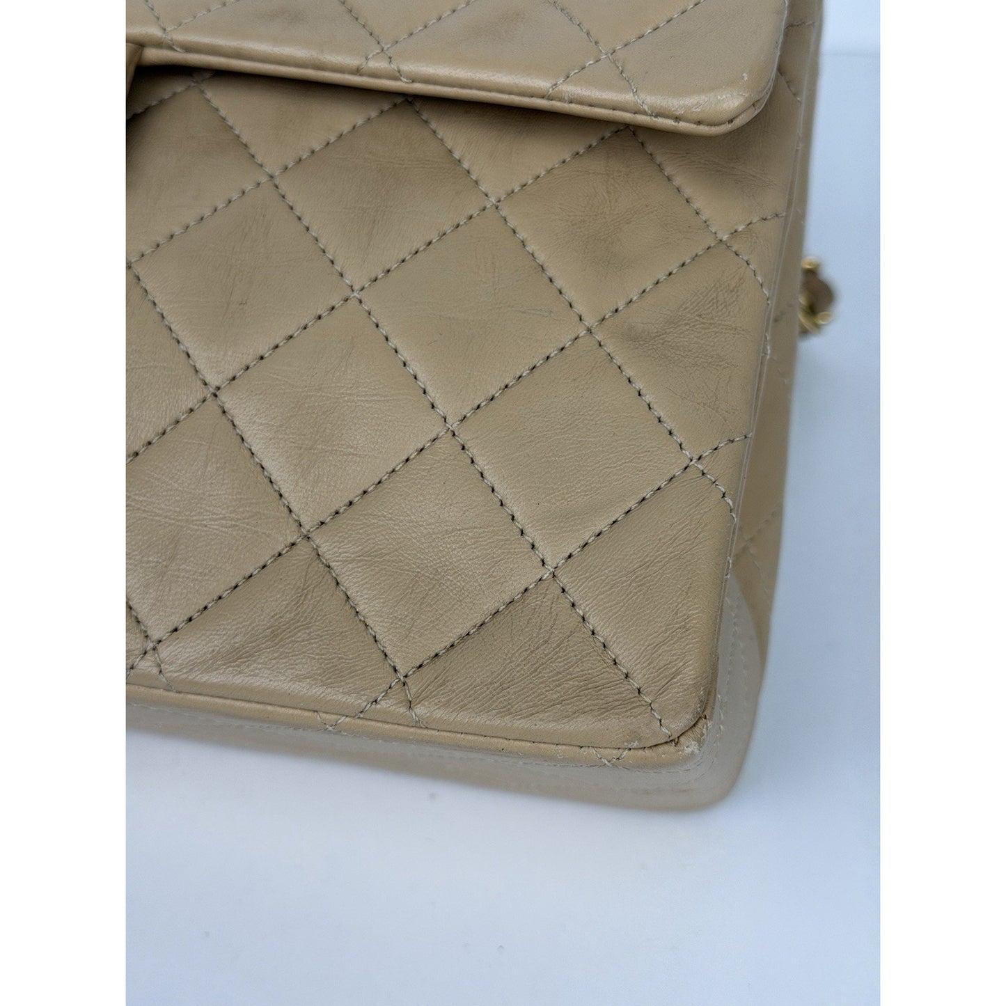 Chanel Vintage Medium Classic Flap Bag in Beige Lambskin Leather 1989-1991 F3