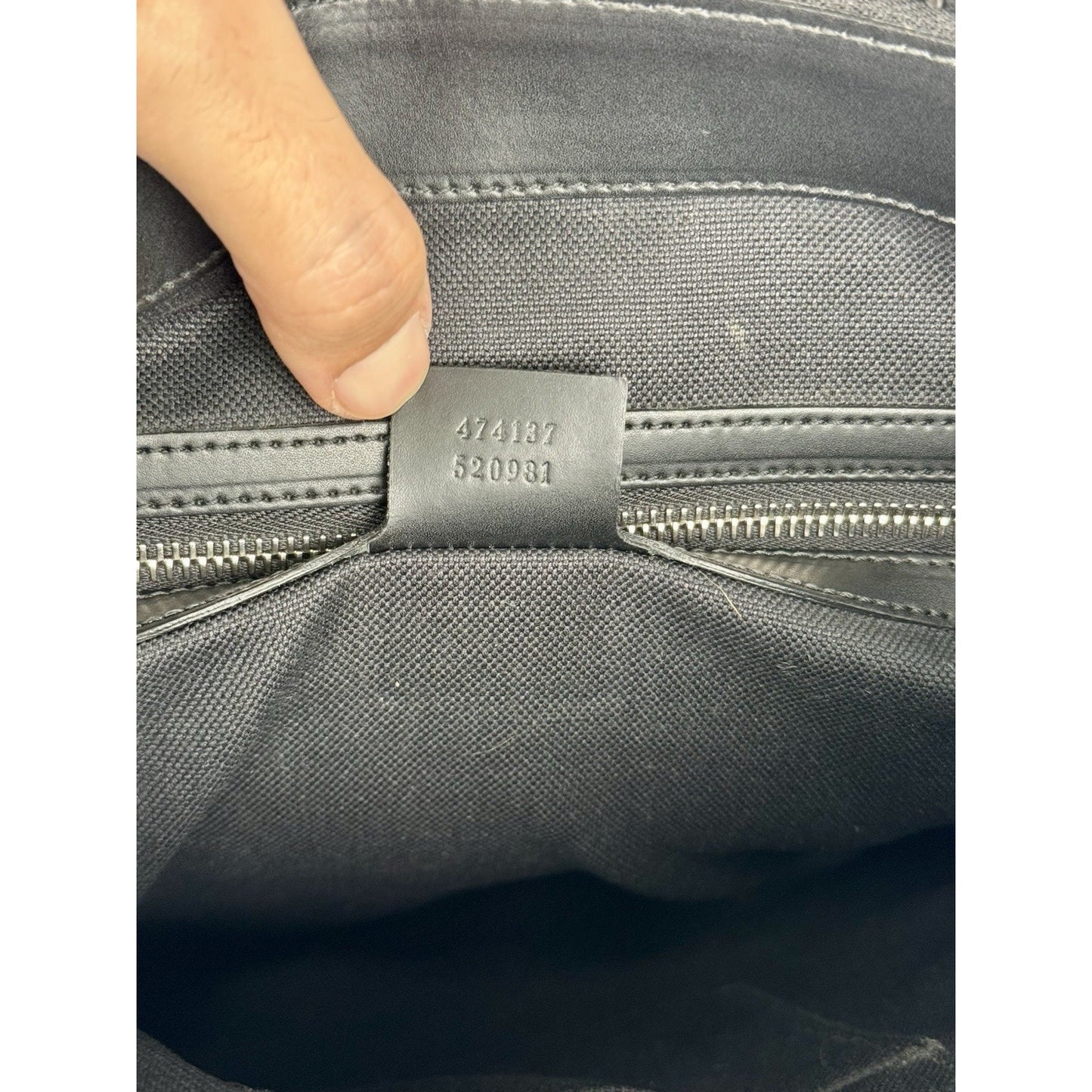 Gucci GG Supreme Gray Canvas Messenger Bag with Black Trim B-2