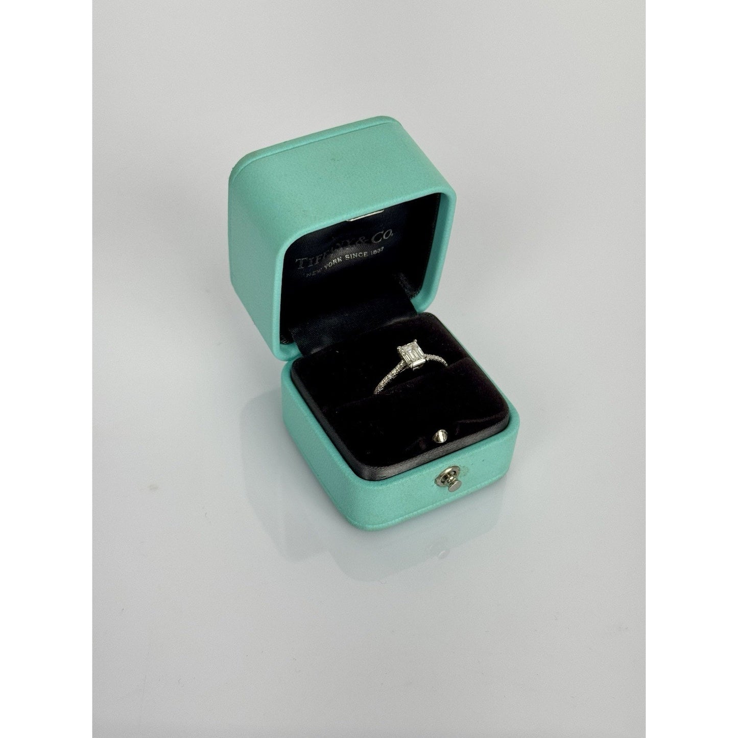 Tiffany & Co. 0.98ct Emerald Diamond Ring H/VS1 GIA Pt900 - MSRP $11,500