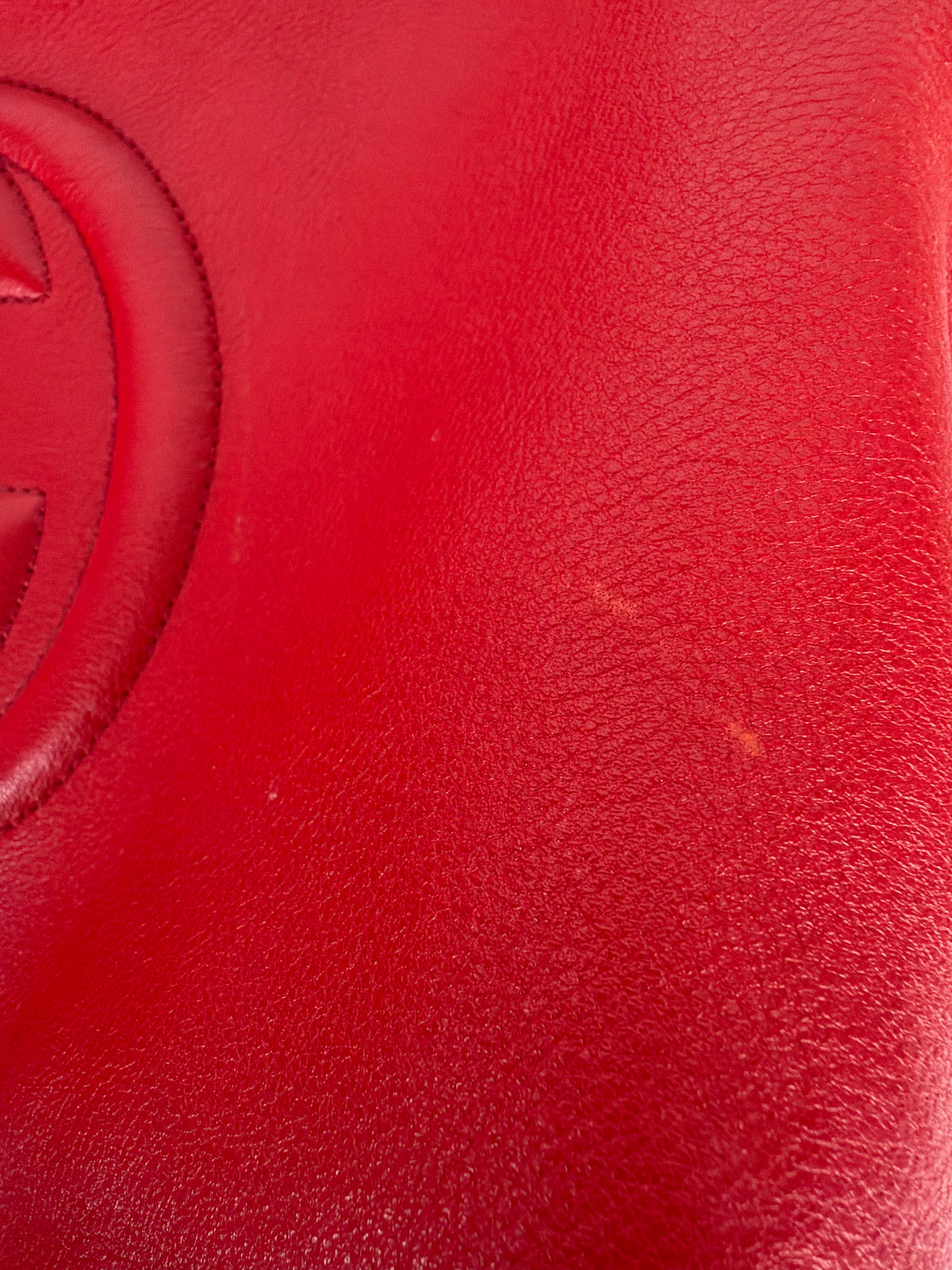 Gucci Soho Hobo Bag G Logo in Red Pebbled Leather Tassel