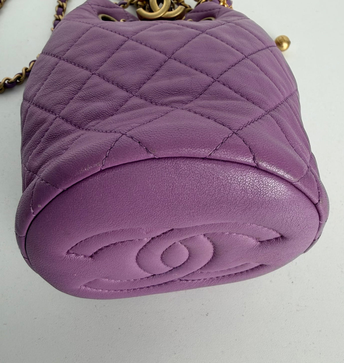 Chanel Pearl Crush Bucket Small Bag in Purple Quilted Leather Drawstring 2022 D-4
