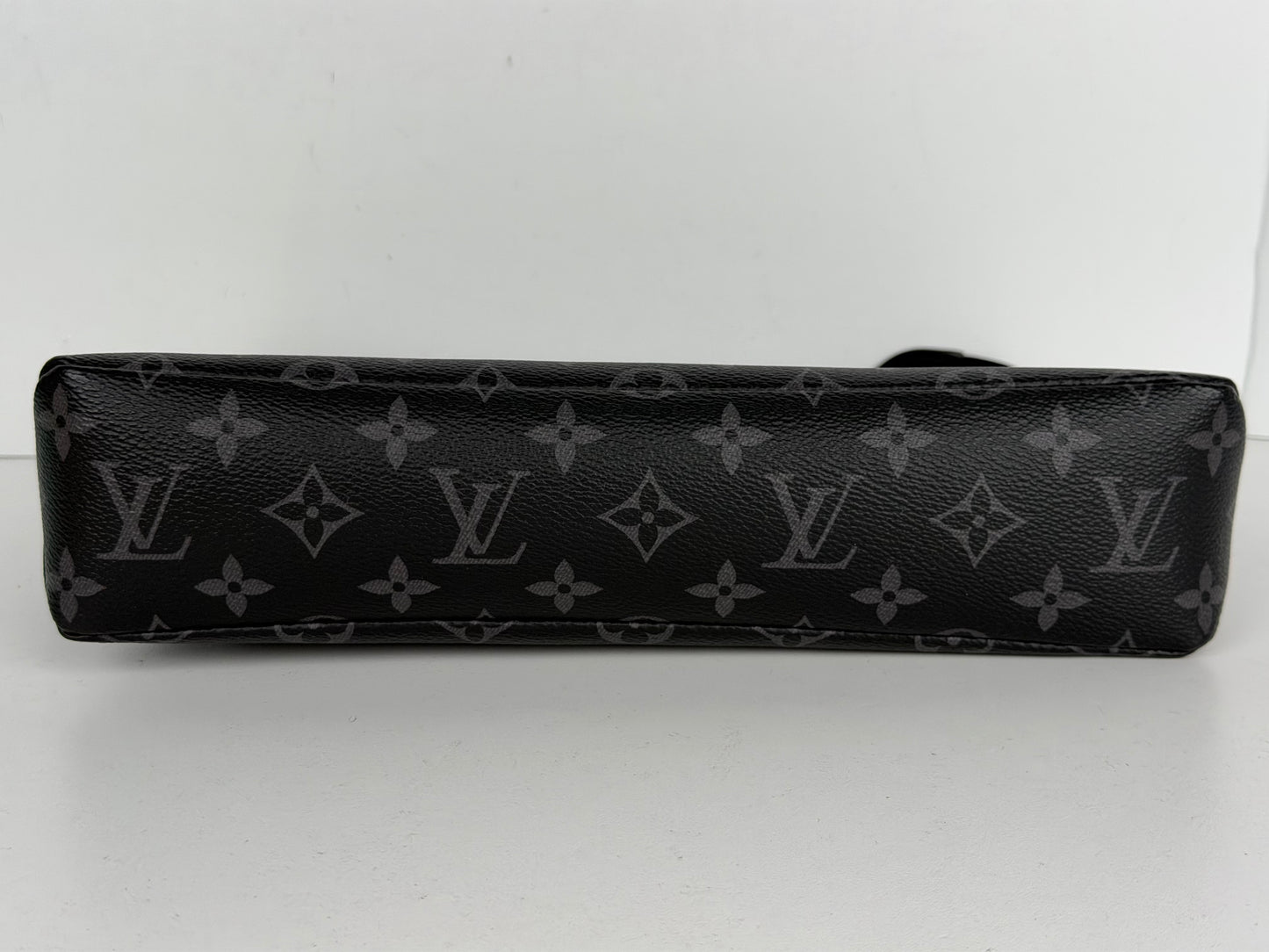 Louis Vuitton Voyage Souple Pochette Bag in LV Monogram Eclipse Canvas NFC YS-10