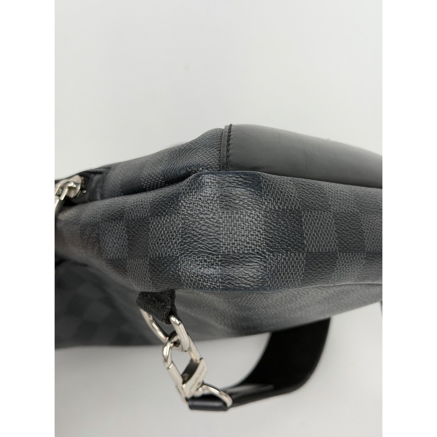 Louis Vuitton Avenue Sling Bag in Damier Graphite Canvas S11