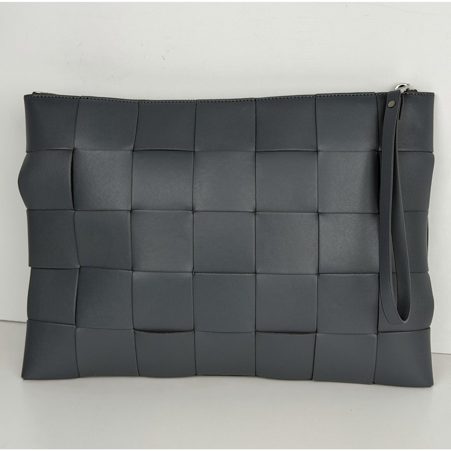 Bottega Veneta Grey Cassette Intrecciato Zip Pouch in Gray Leather S09
