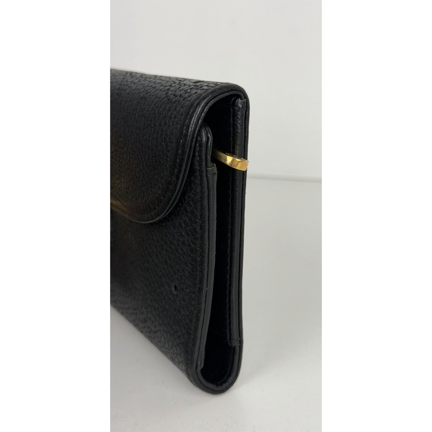 Louis Vuitton Mahina Amelia Wallet Textured Leather & Gold-tone PushLock K1
