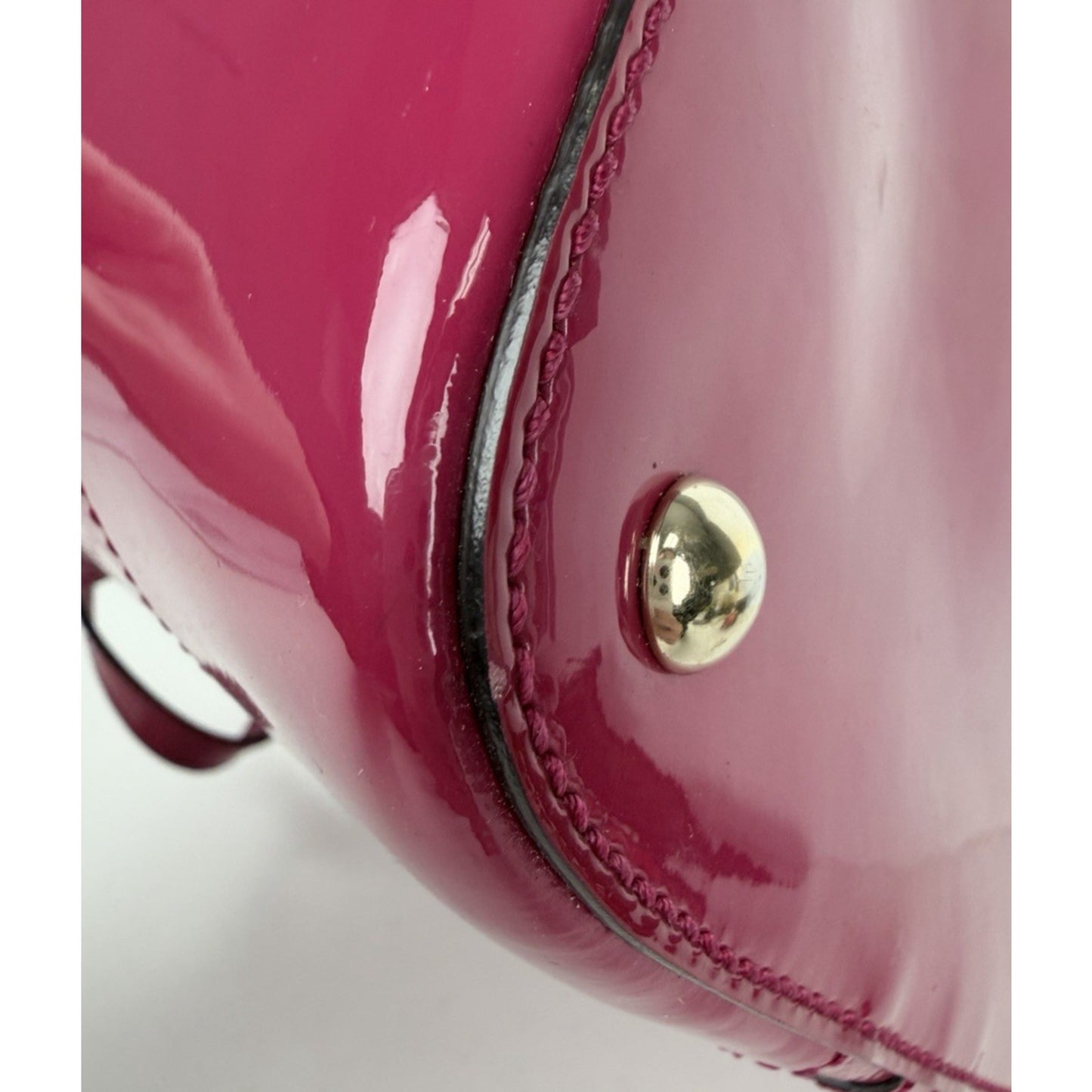 Gucci Microguccissima Nice Dome Top Handle Bag Small Fuchsia Patent Leather S01