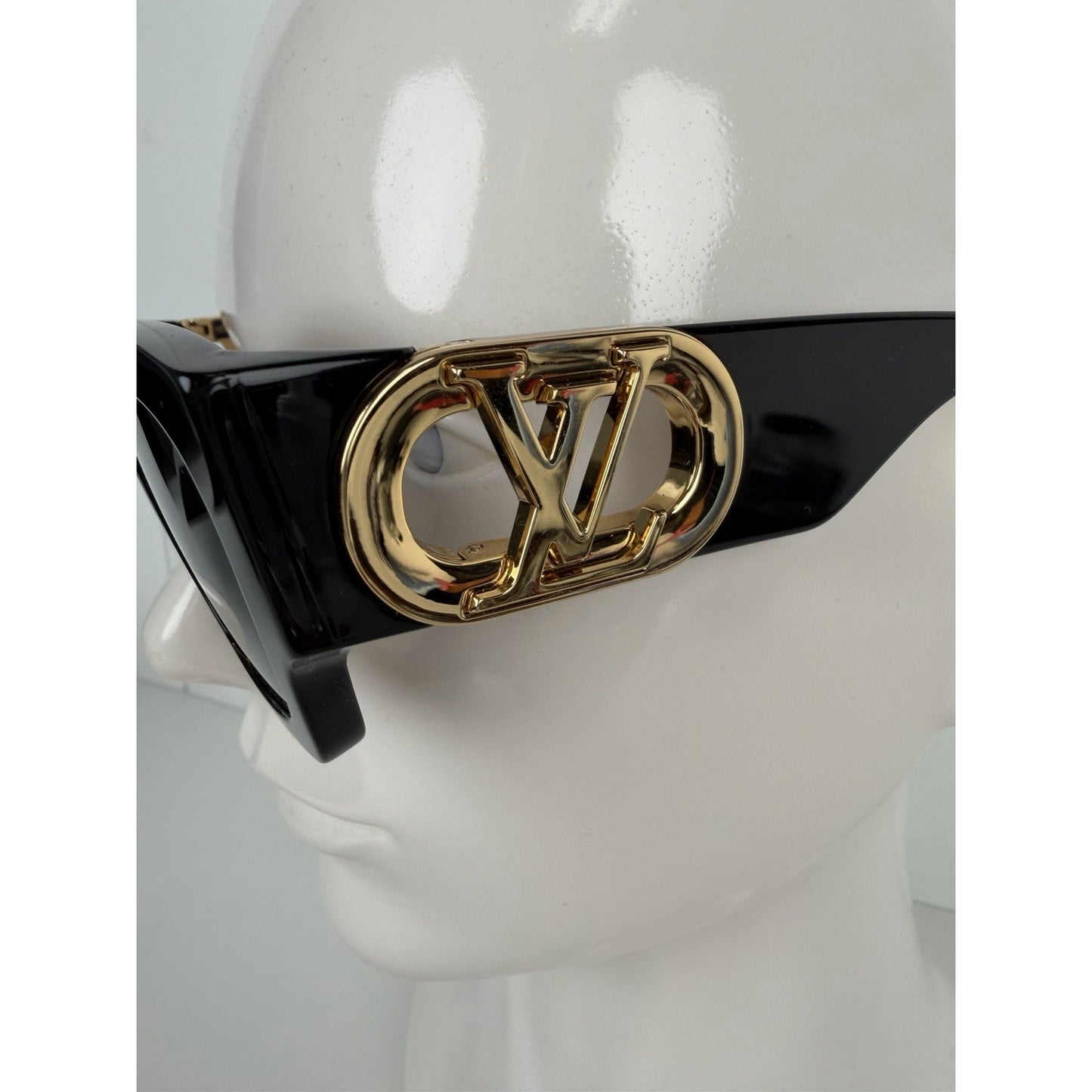 Louis Vuitton LV Link Square Sunglasses in Black Acetate with Gold Hardware