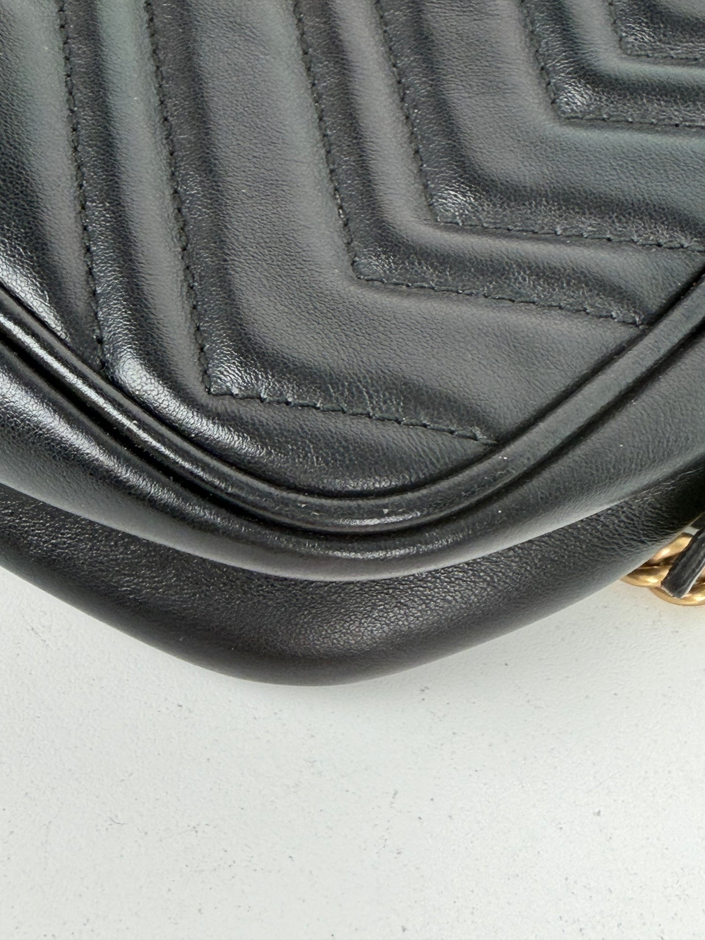Gucci GG Marmont Mini Shoulder Bag in Black Matelasse Leather Y-06
