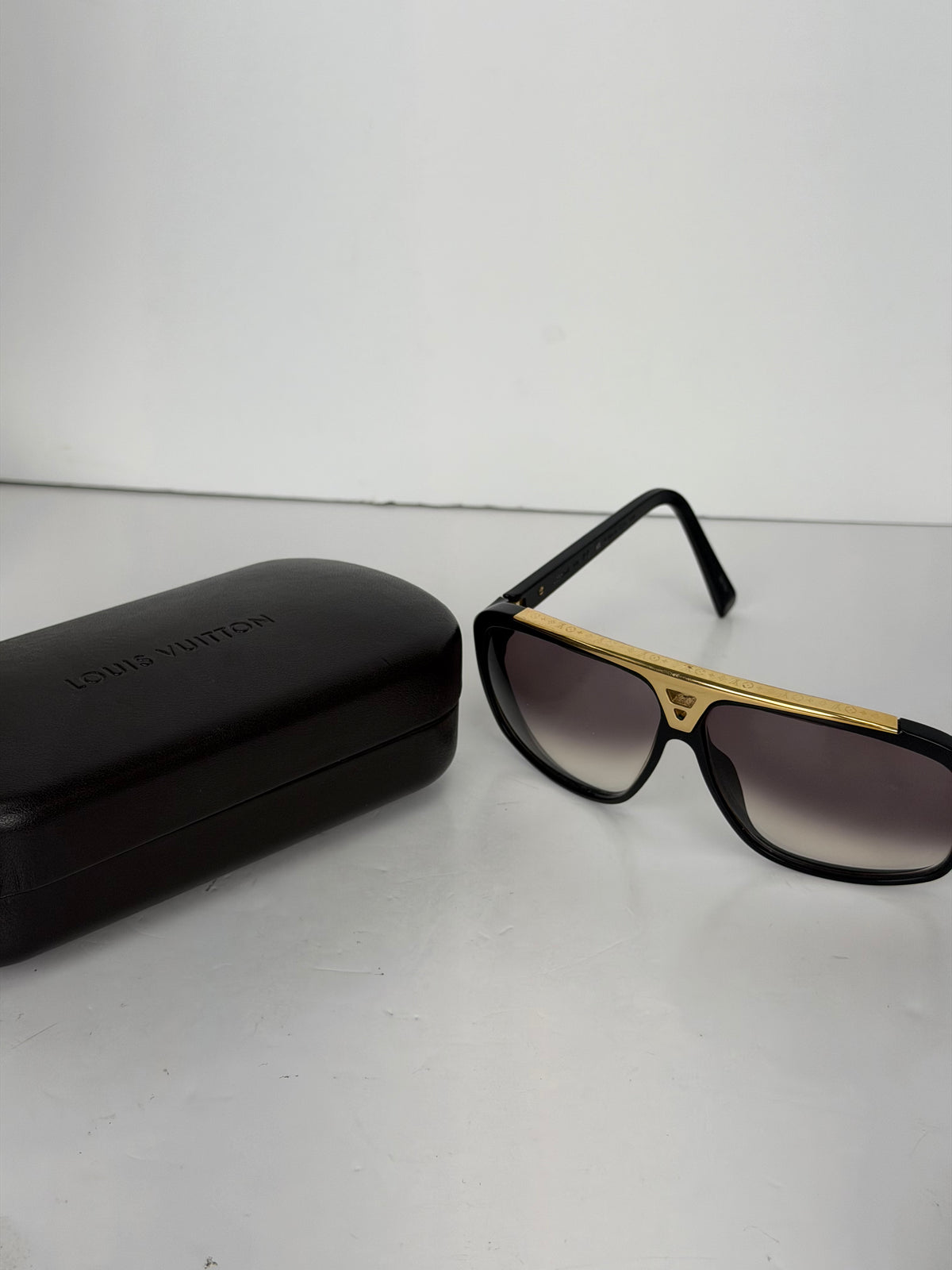 Louis Vuitton Evidence Millionaire Optical Sunglasses in Black Frame with Gray Ombre Lenses YK-2