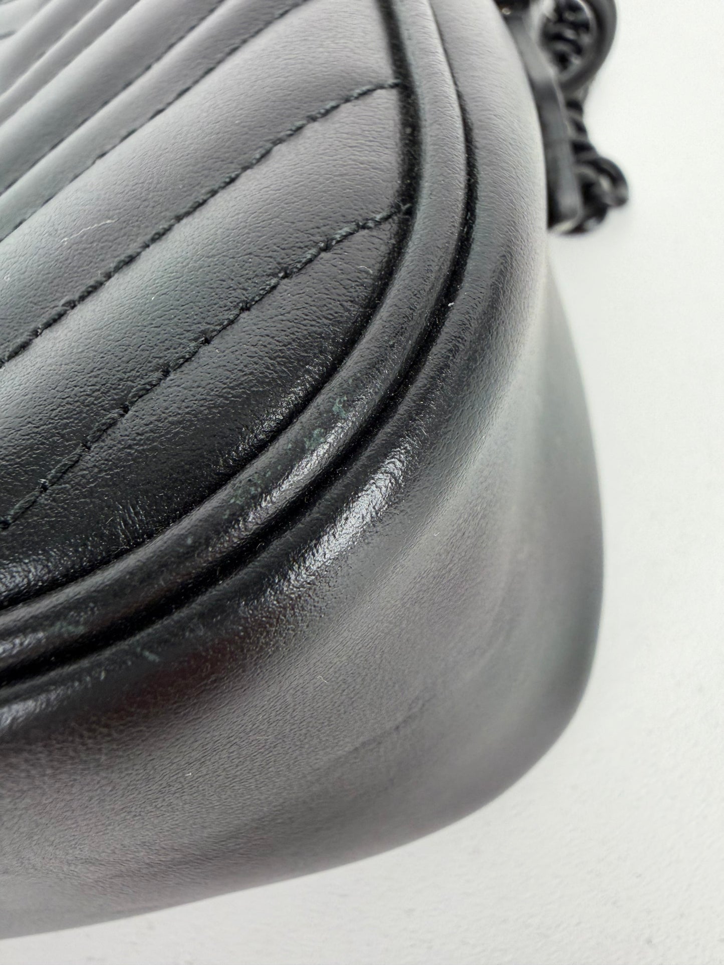 Gucci GG Marmont Small Camera Bag in Black Quilted Leather S-19