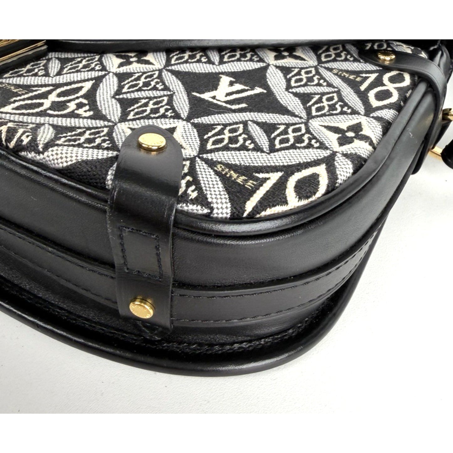 Louis Vuitton Neo Saumur MM Bag Black & White Woven Jacquard Motif Blend 2020 U3