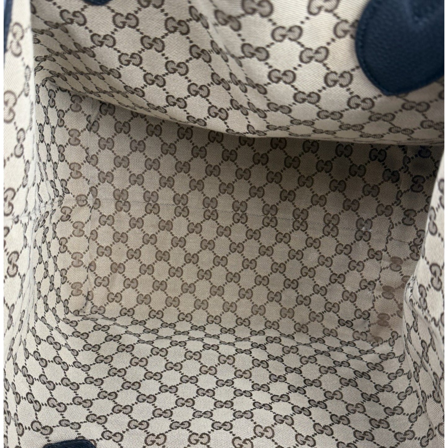 Gucci Totissima Reversible Tote Bag Large in Black Pebbled Leather E-2