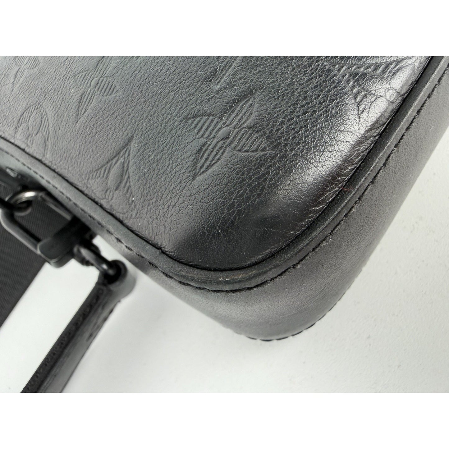 Louis Vuitton Shadow Duo Messenger Bag Black Embossed Monogram Leather NFC S-09