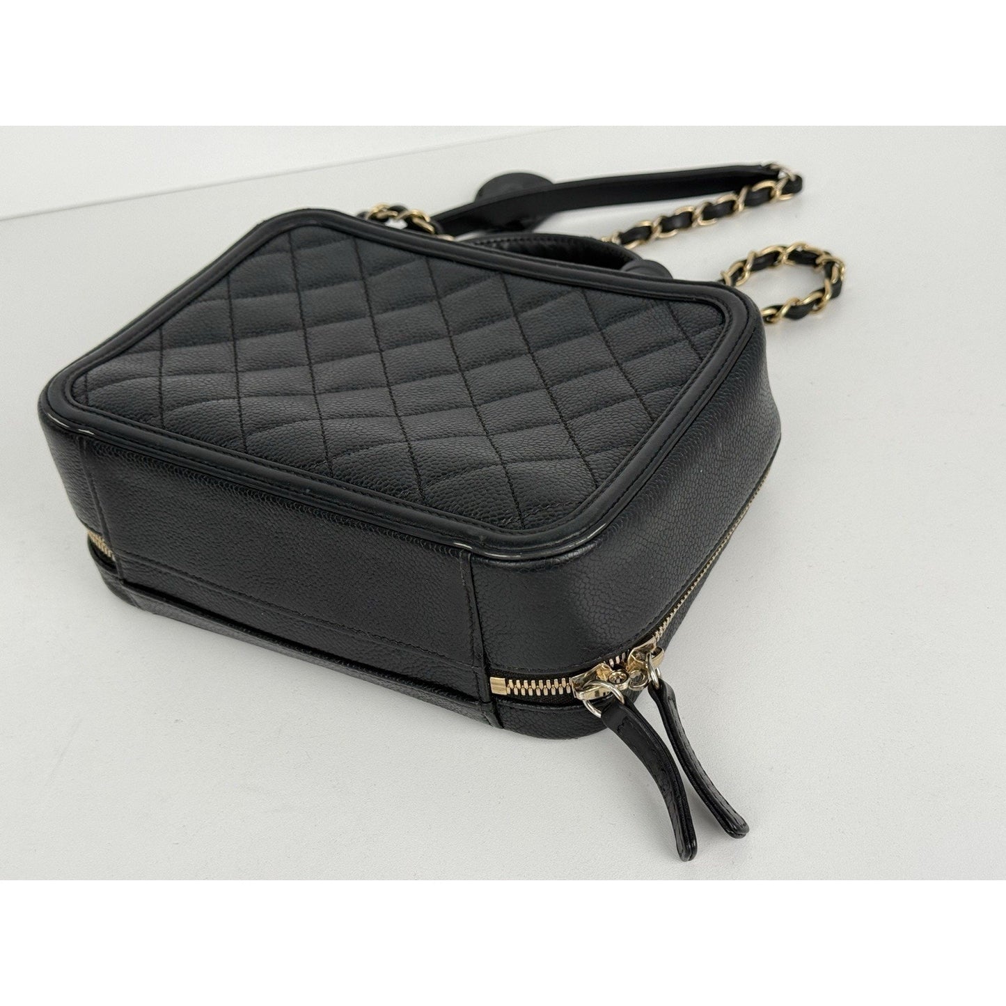 Chanel Caviar Quilted Small CC Filigree Vanity Case Black B-5