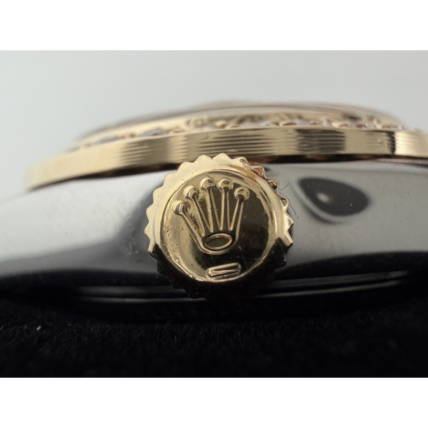 Rolex 69173 Ladies Datejust 18k Gold 26mm Diamond Dial with Custom Diamond Bezel