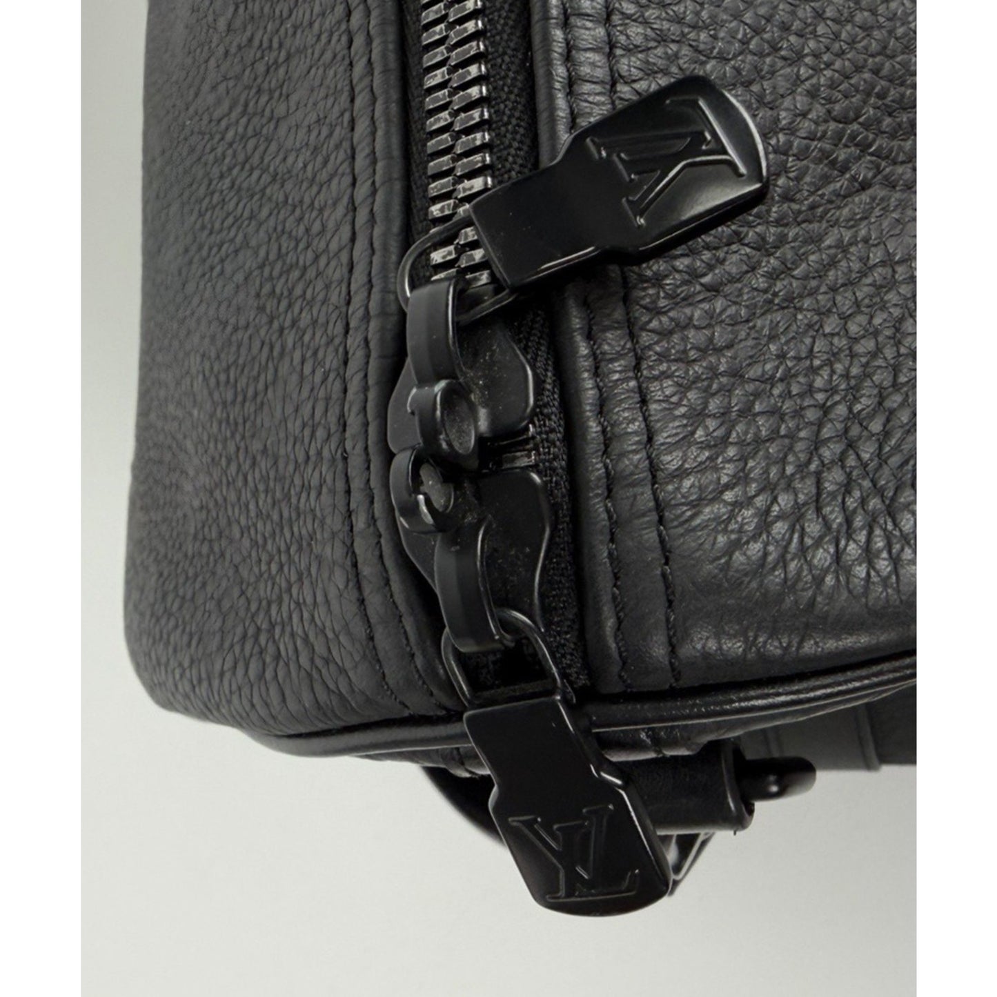 Louis Vuitton Keepall Bandouliere 50 Bag in Black Grained Leather NFC S