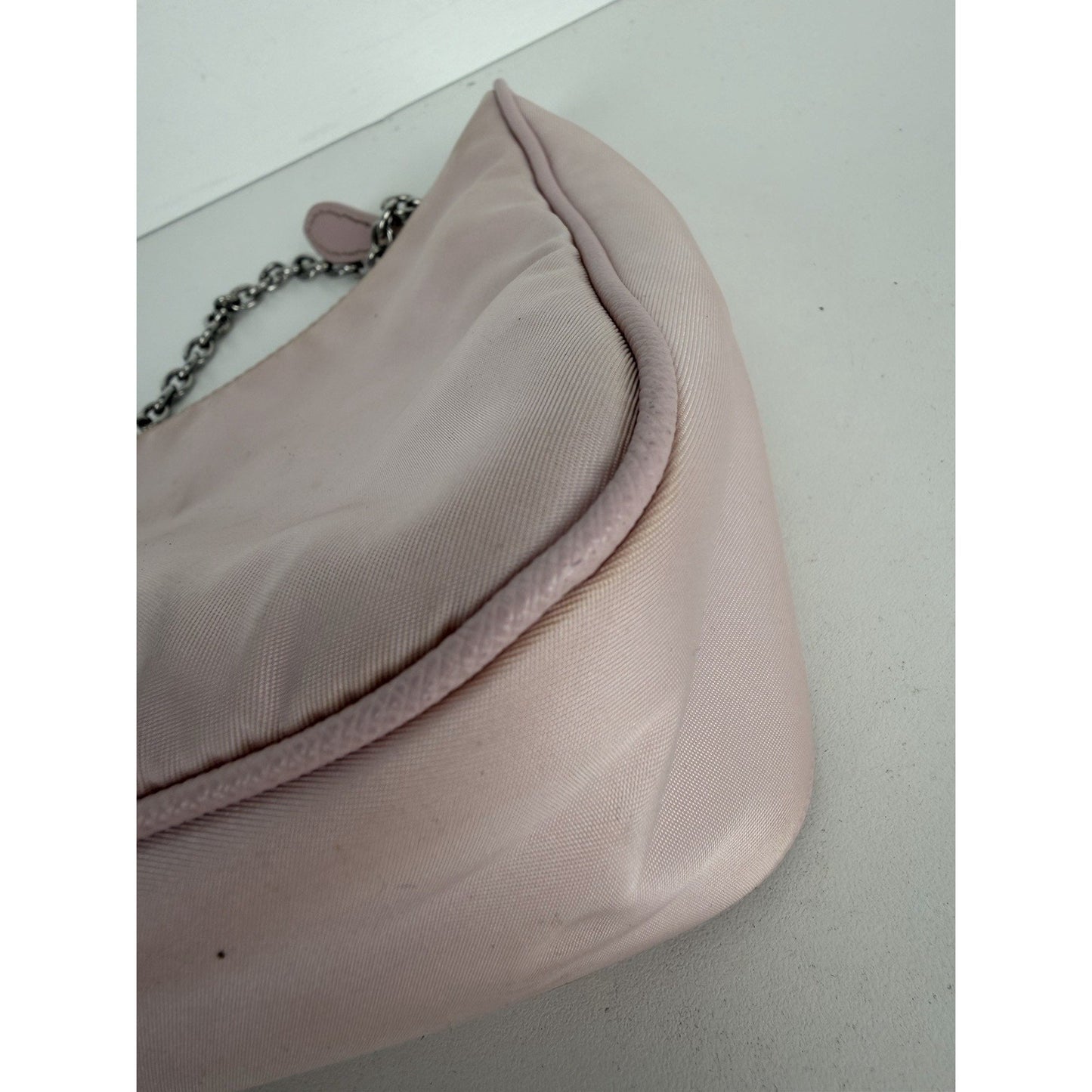 Prada Tessuto Re-Edition 2005 Shoulder Bag in Light Pink Nylon S08