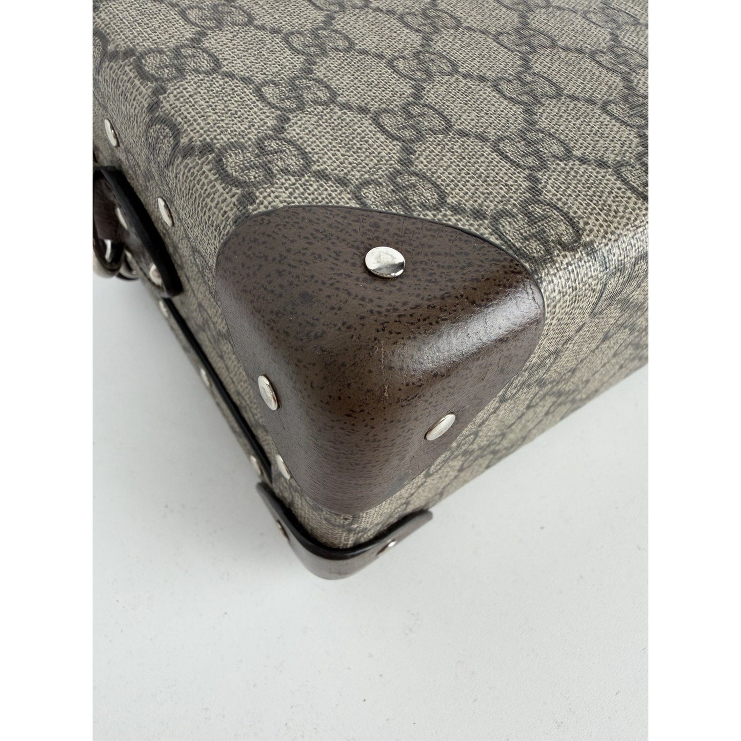 Gucci x Globe-Trotter Beauty Case Bag Brown GG Supreme Canvas Bamboo Handle B-6