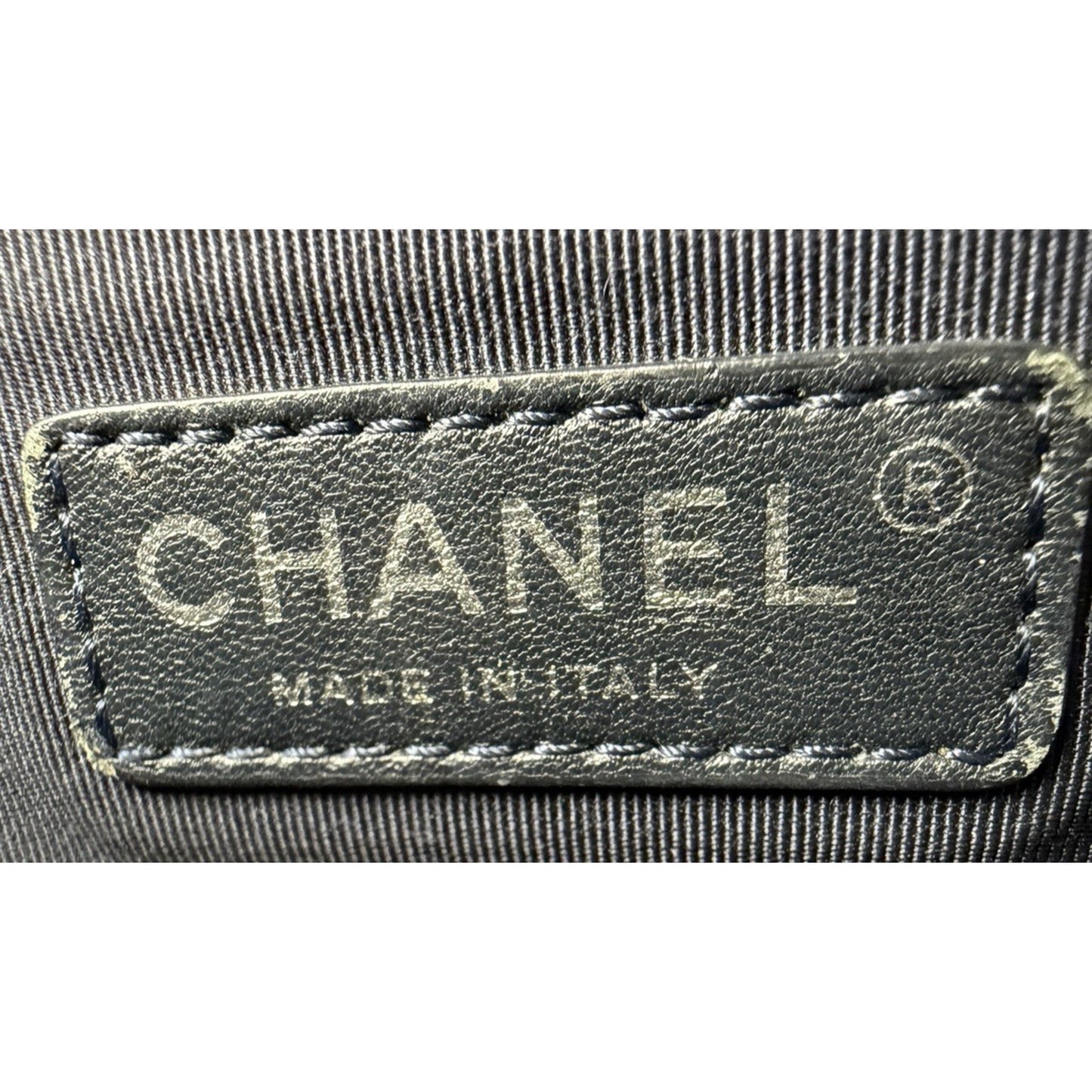 Chanel Medium Boy Flap Shoulder Bag in Grey Cube Embossed Leather 2013-2014 S