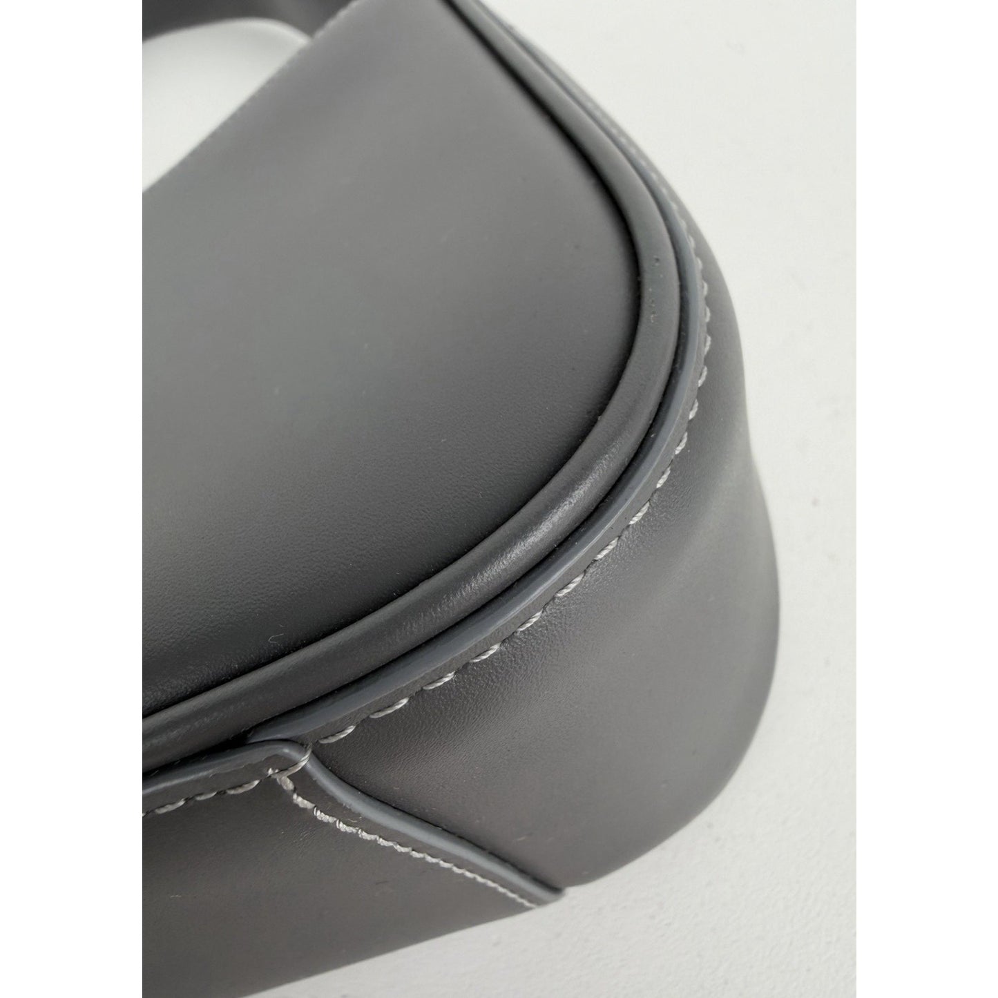 Saint Laurent Le 5 À 7 Hobo Shoulder Bag in Gray Smooth Calfskin Leather S-09