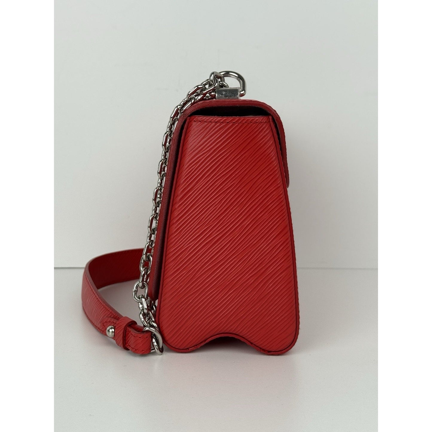 Louis Vuitton Twist MM Shoulder Bag Red Epi Leather with Silver Hardware