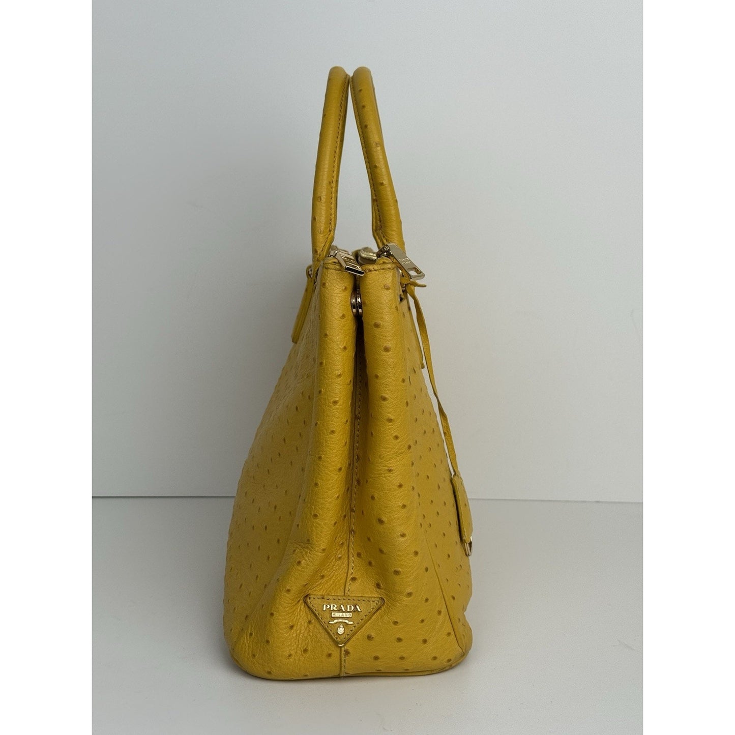 Prada Struzzo Lux Medium Galleria Double-Zip Tote in Mustard Yellow Ostrich Leater