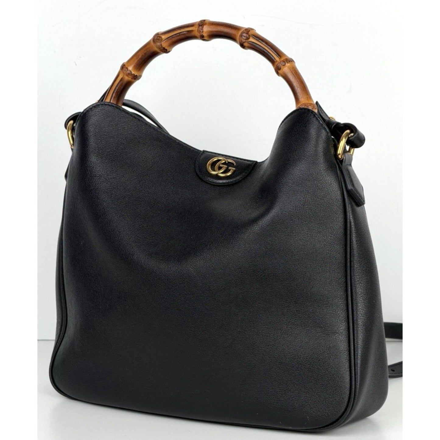 Gucci Diana Medium Shoulder Bag in Black Leather with Bamboo Top Handle S