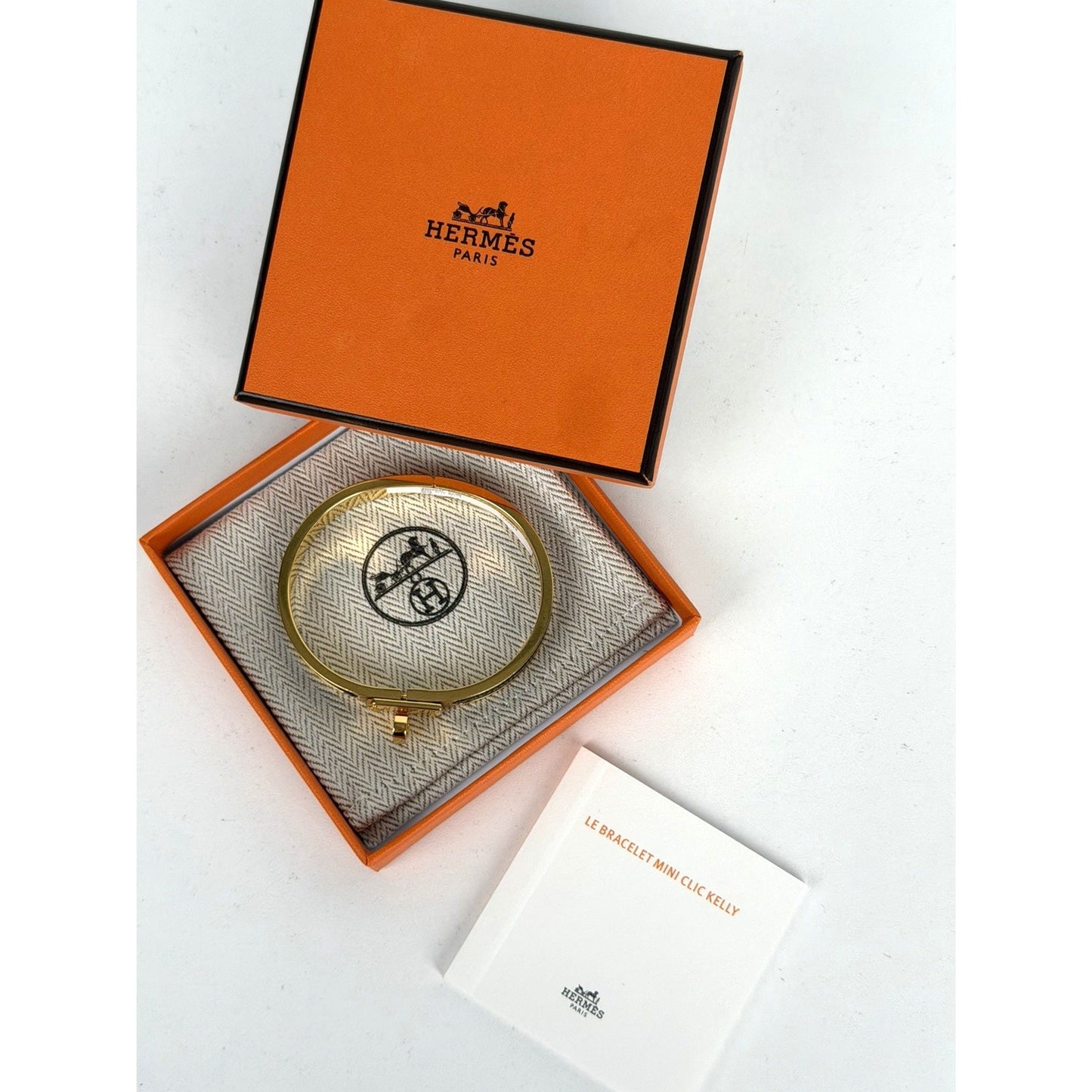 Hermes Mini Clic Kelly Noir Bracelet in Gold-Plating and Black Enamel