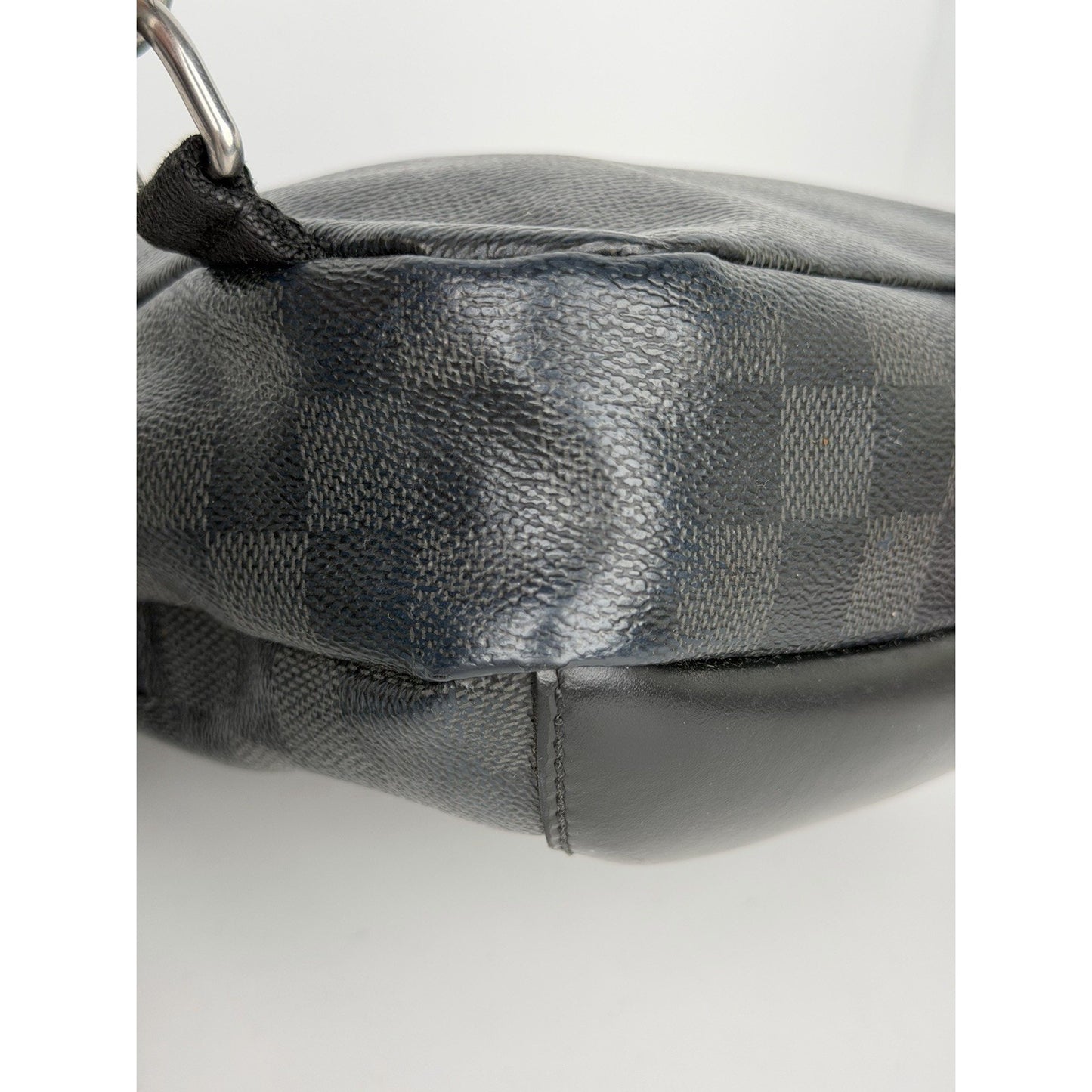Louis Vuitton Avenue Sling Bag in Damier Graphite Canvas 2020 S08