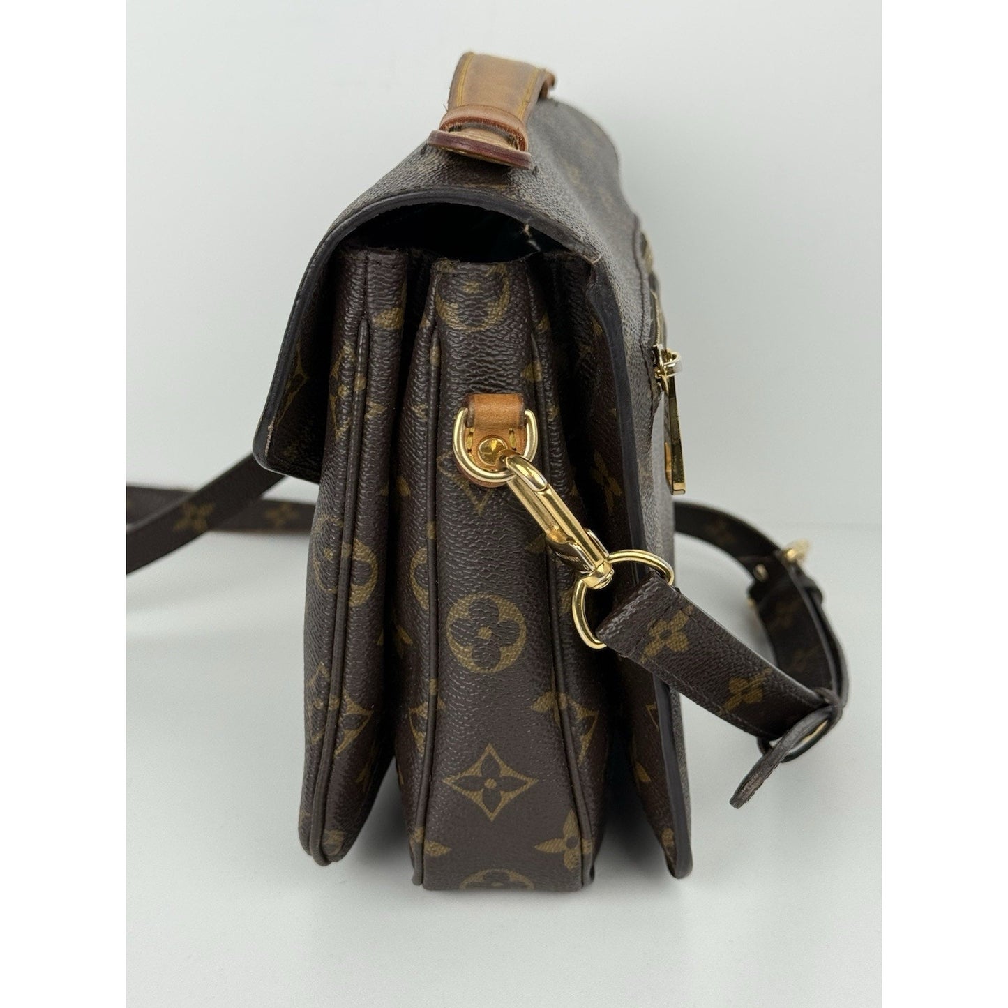 LOUIS VUITTON Pochette Metis Monogram Women's Shoulder Bag 2018 SD1158