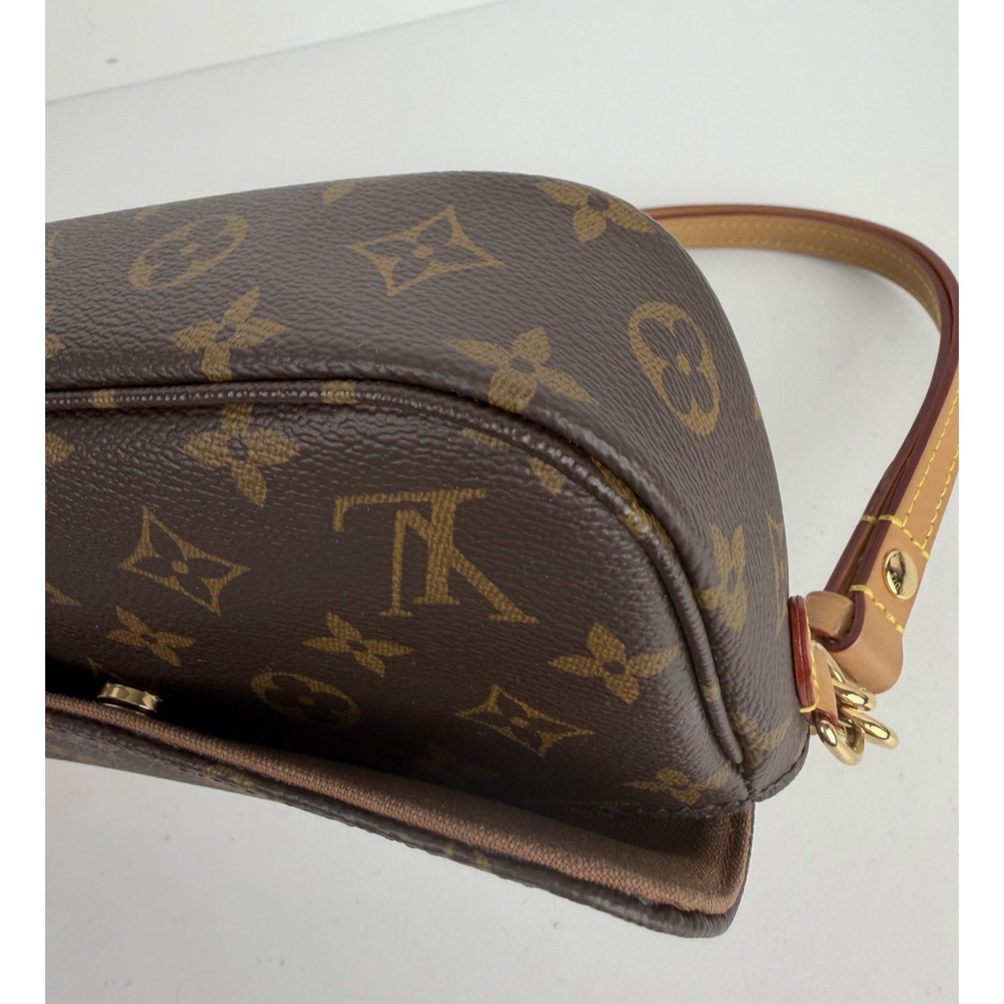 Louis Vuitton Ivy Wallet on Chain Bag in Monogram Brown Coated Canvas NFC C3