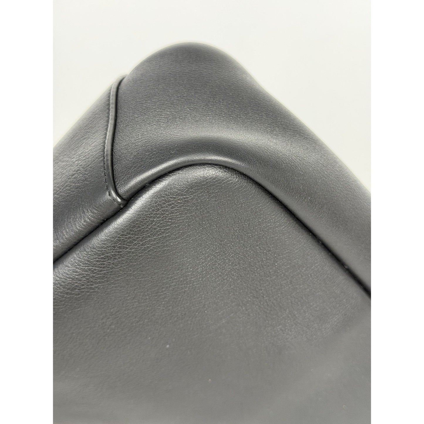 Saint Laurent Le 5 A 7 Small Hobo Bag in Black Grain Leather C2