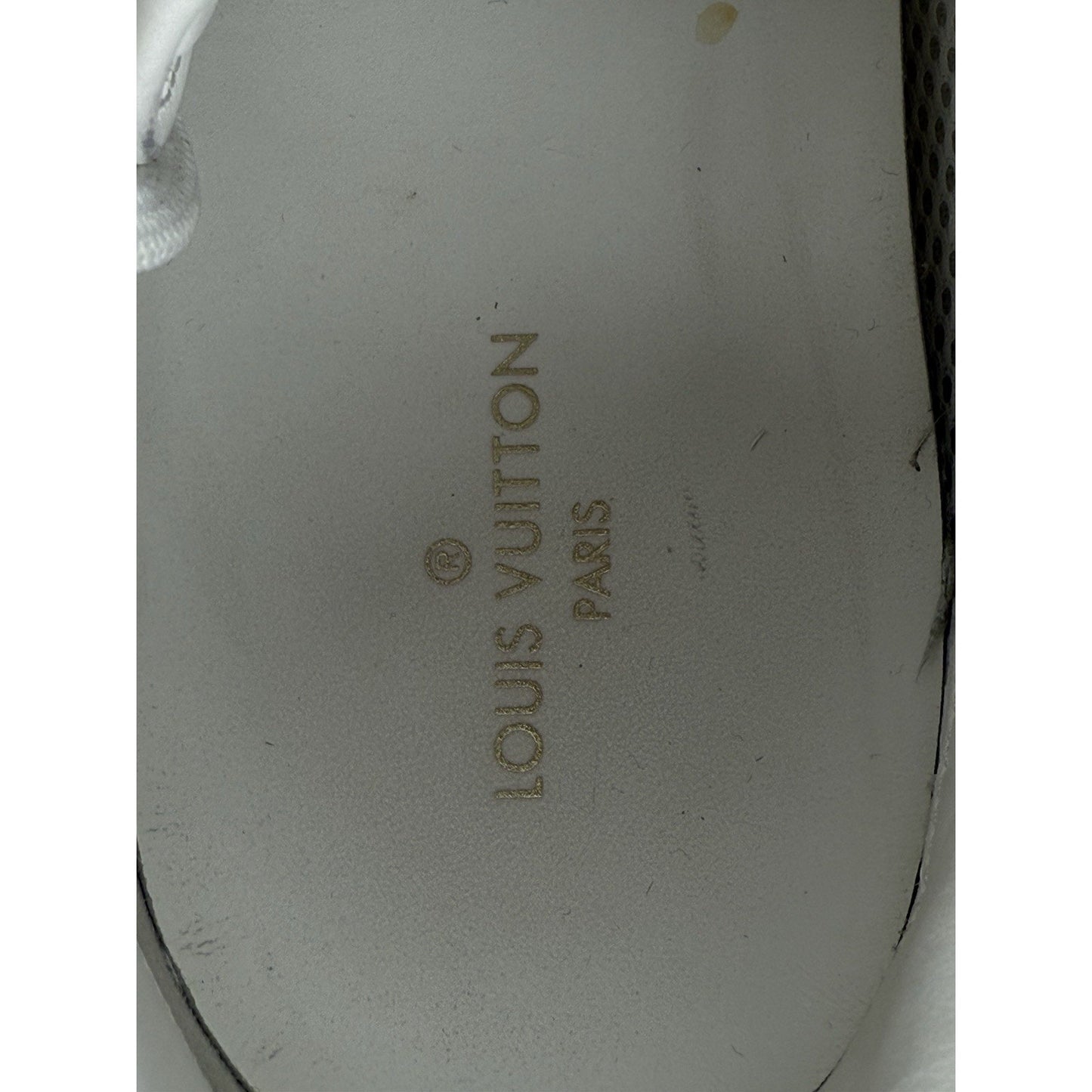 Louis Vuitton White Holographic LV Trainer Men's Sneakers Size 8.5 MS1200