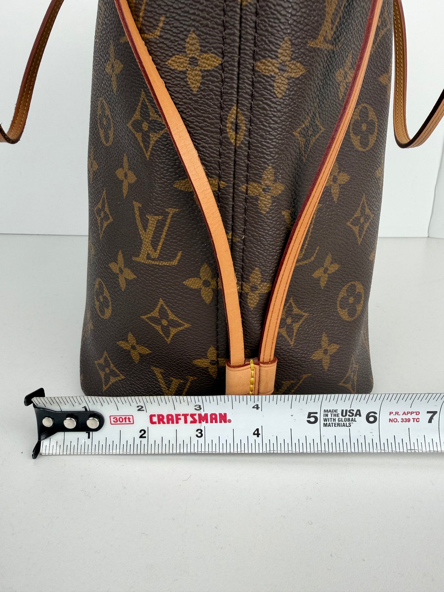 Louis Vuitton Monogram Neverfull MM Tote Bag in LV Monogram Canvas NFC S