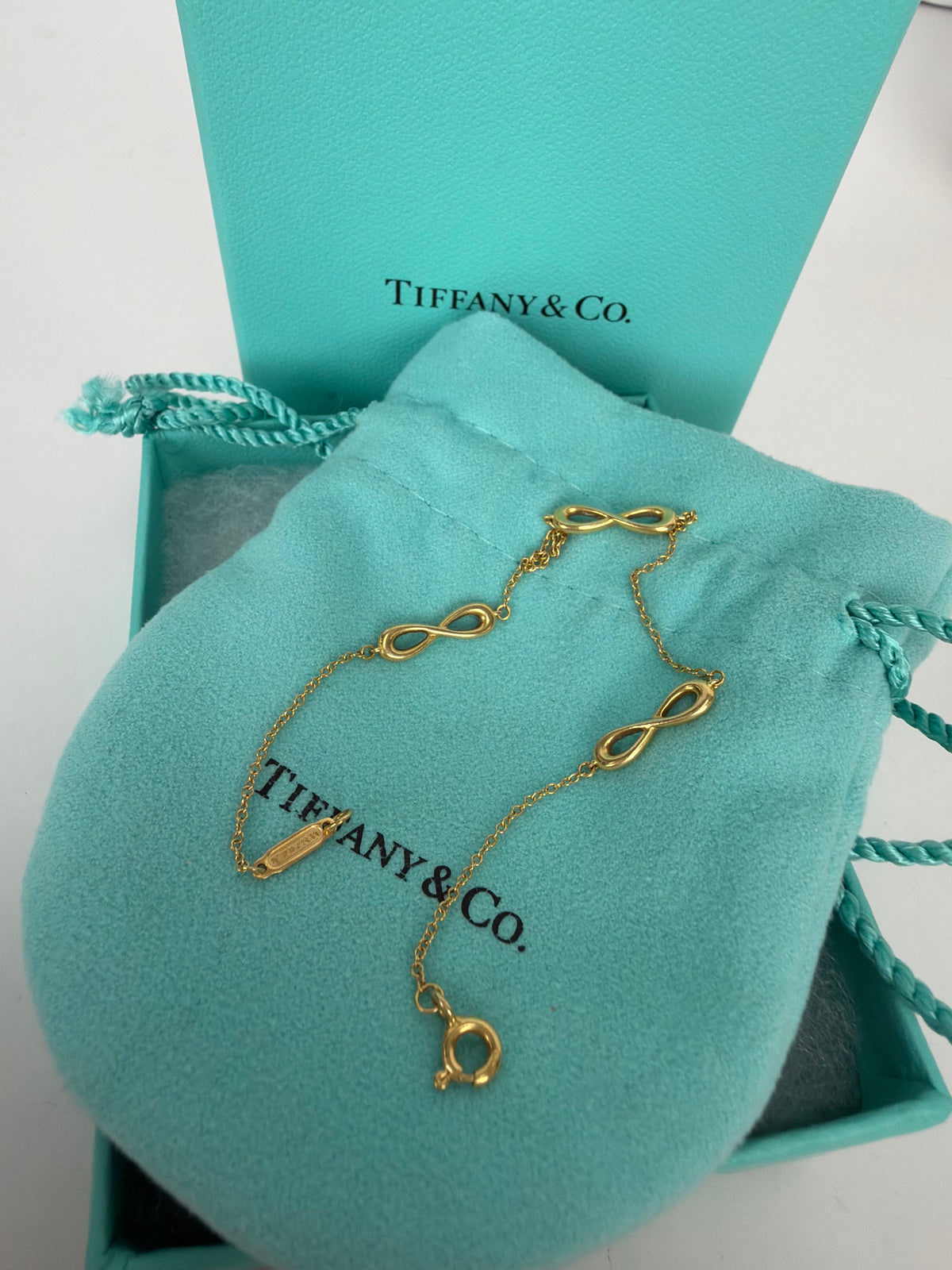 Tiffany & Co. Infinity Station Bracelet in Yellow Gold Y