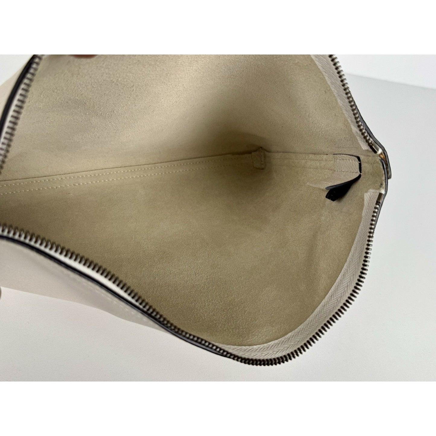 Gucci White Leather Logo Print Zip Pouch with Gold Hardware D-1